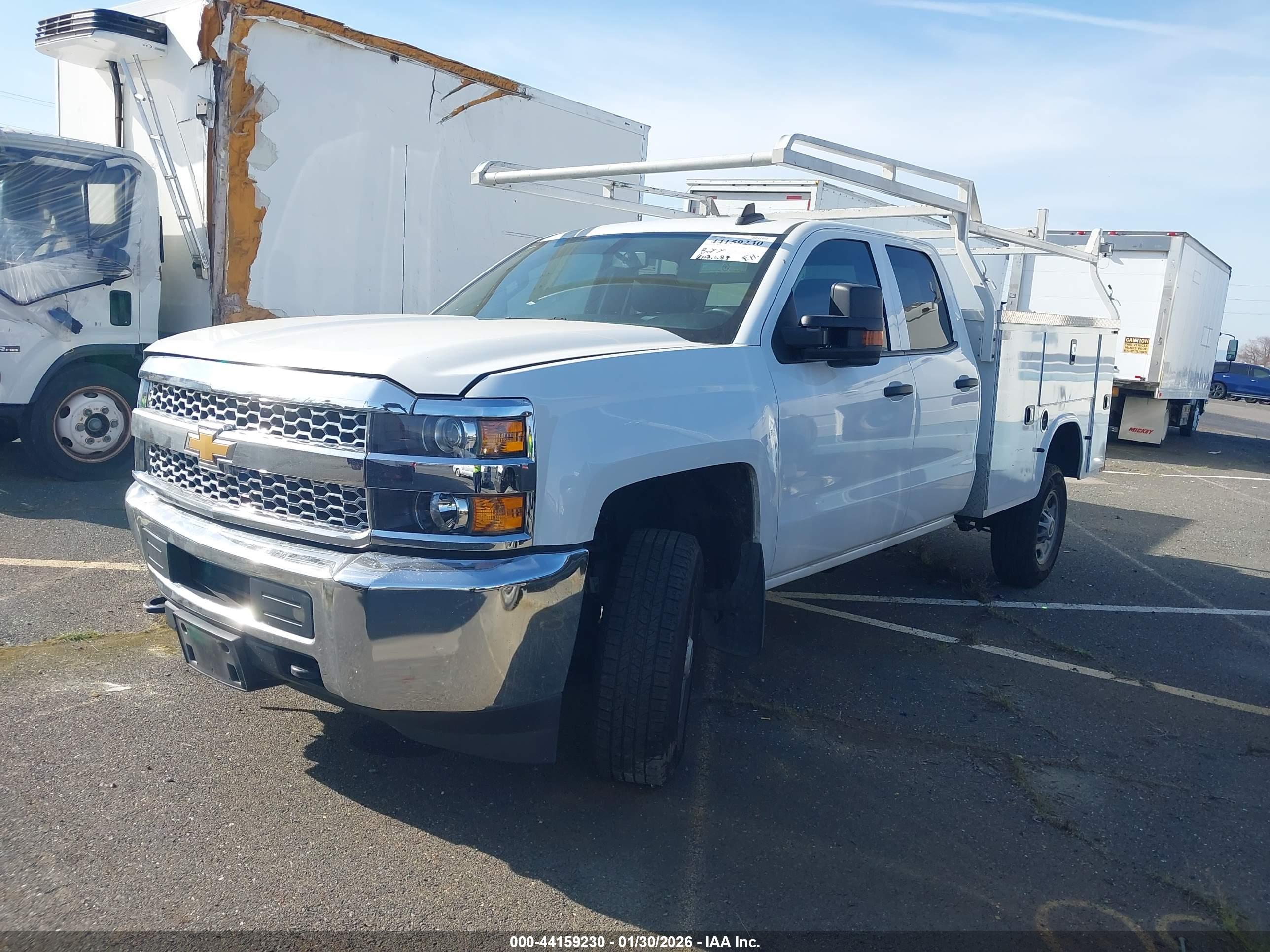 CHEVROLET SILVERADO image 2