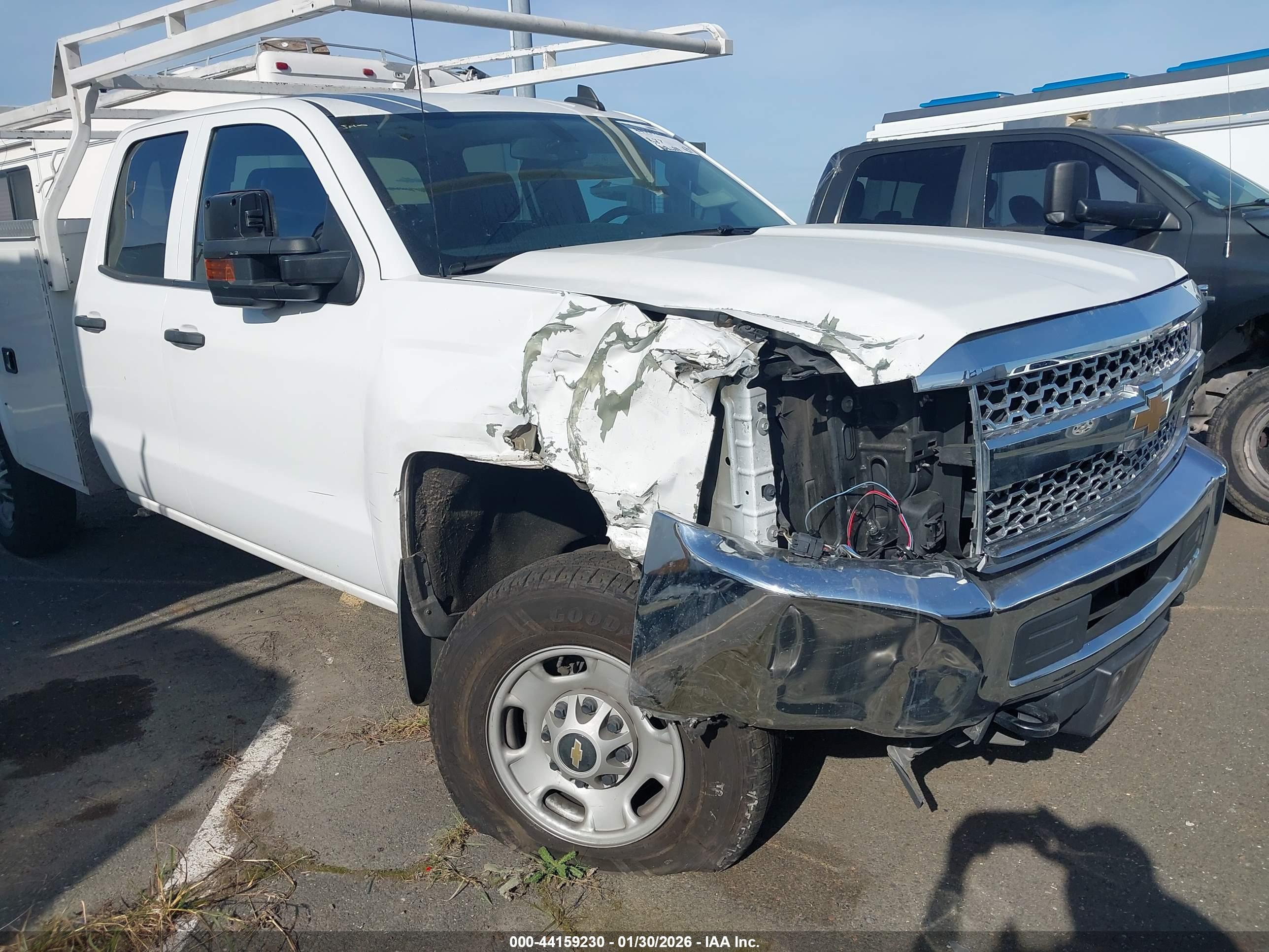 CHEVROLET SILVERADO image 6