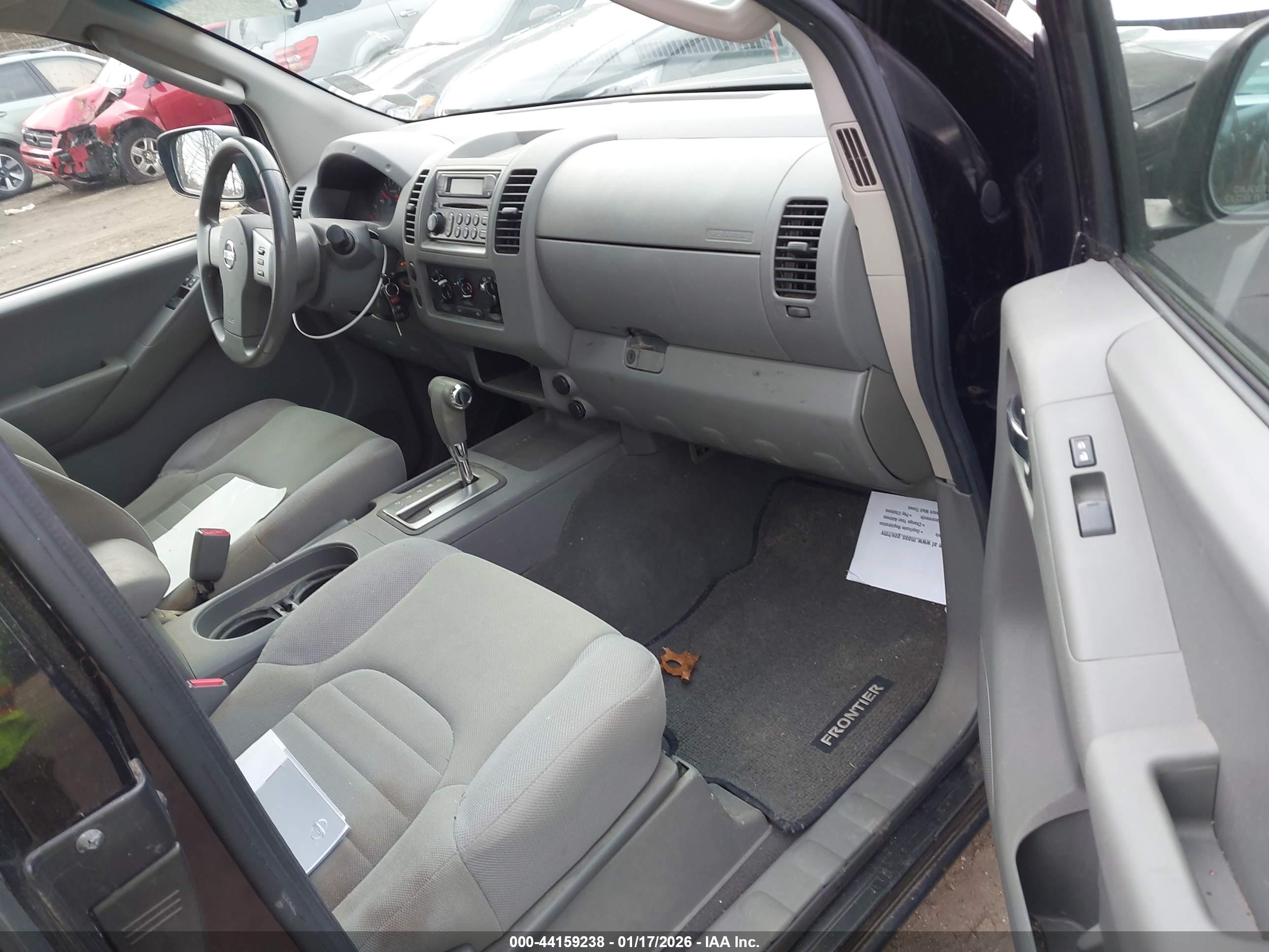 NISSAN FRONTIER image 5