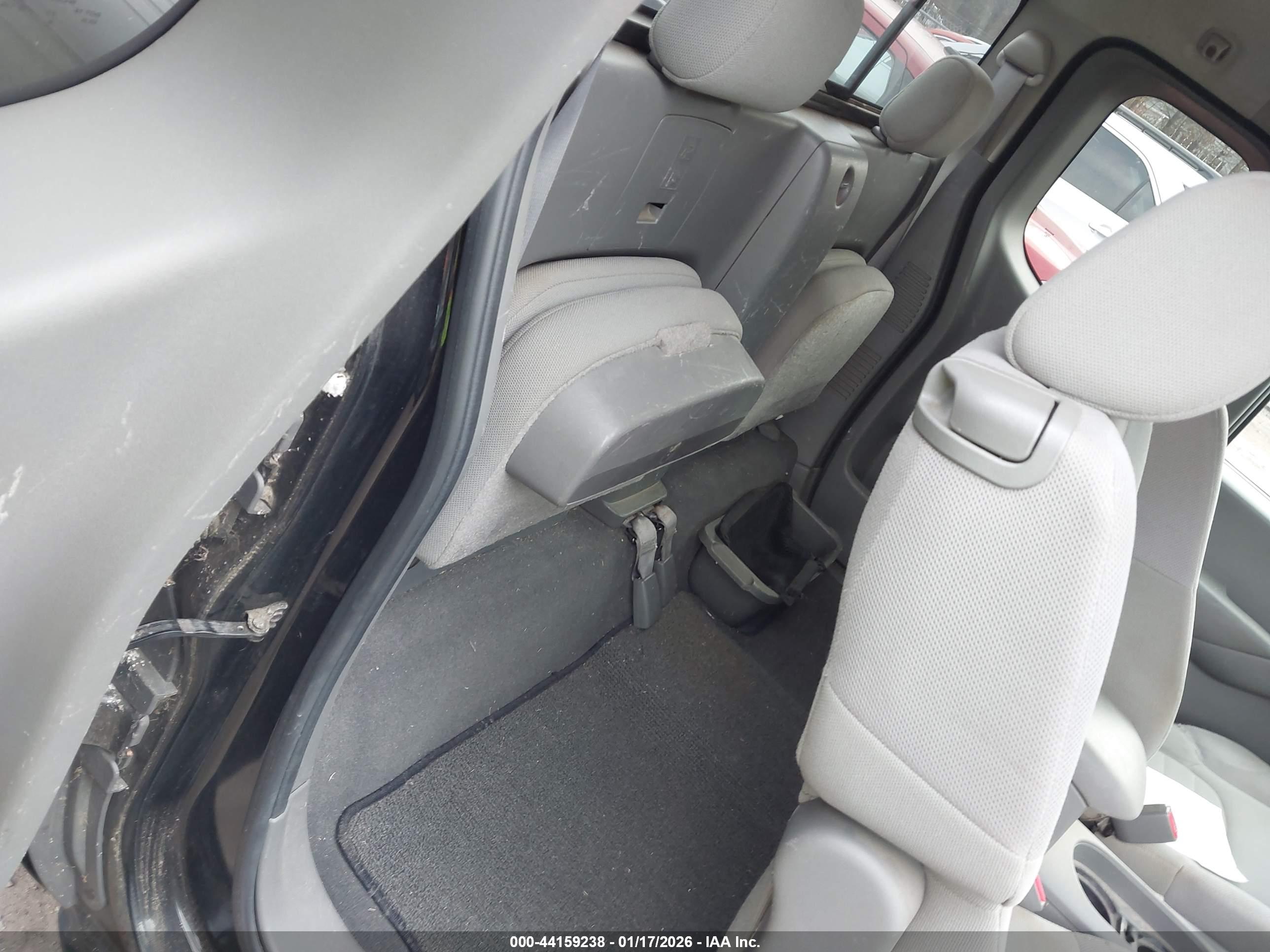 NISSAN FRONTIER image 8