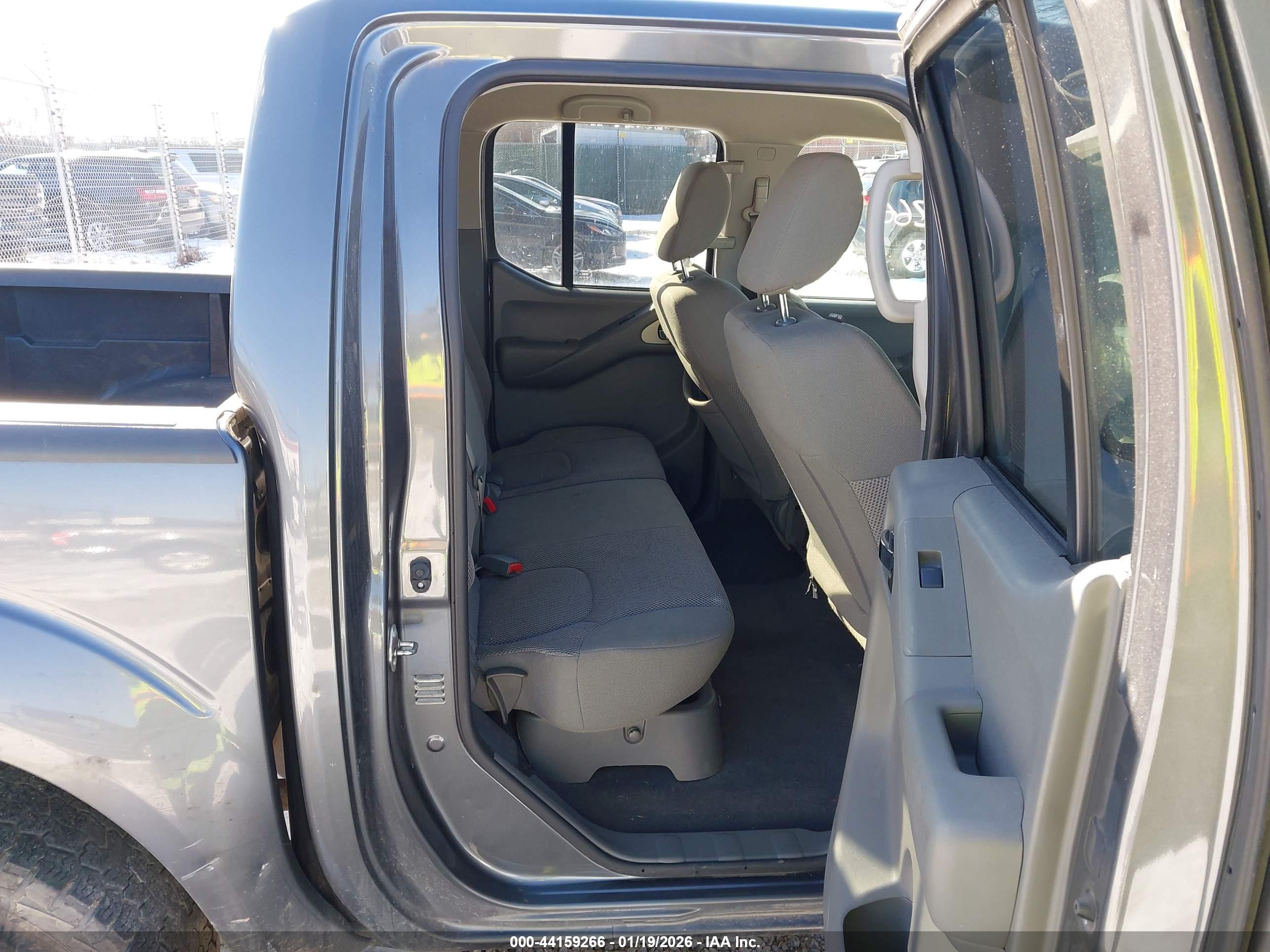 NISSAN FRONTIER image 8