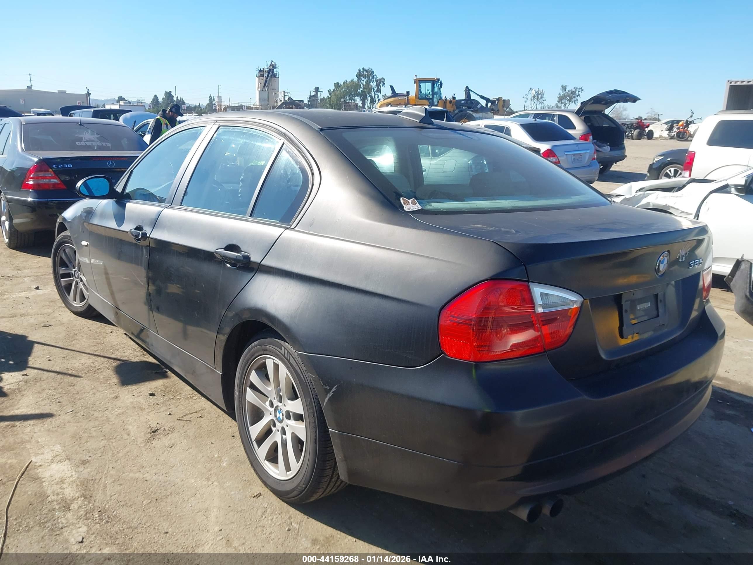 BMW 325I image 3