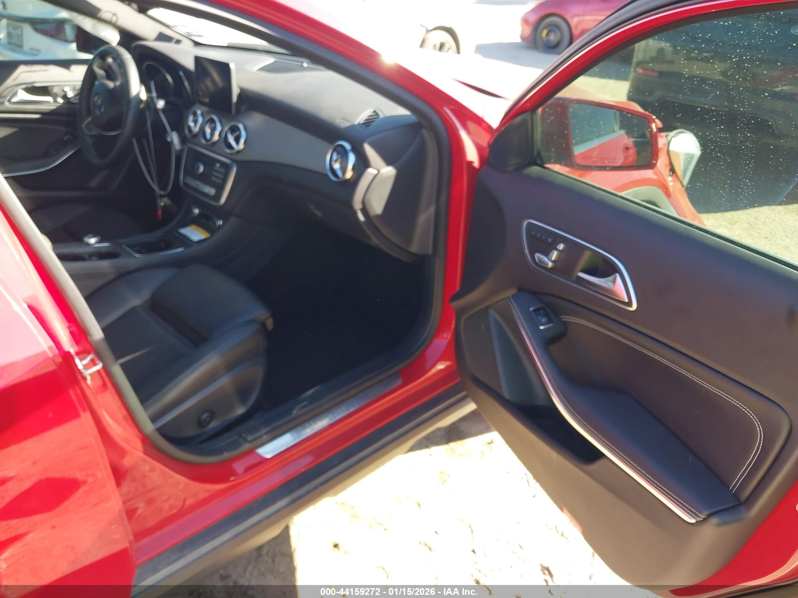 MERCEDES-BENZ GLA image 5