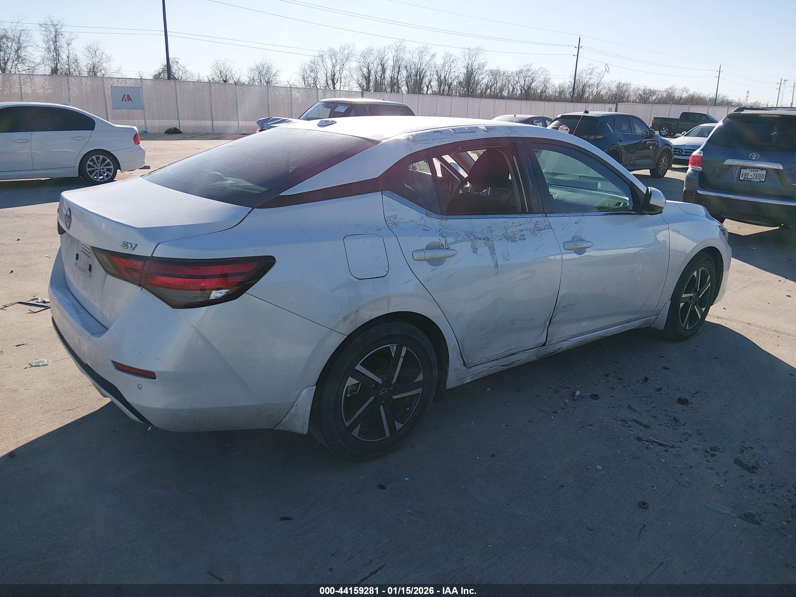 NISSAN SENTRA image 4