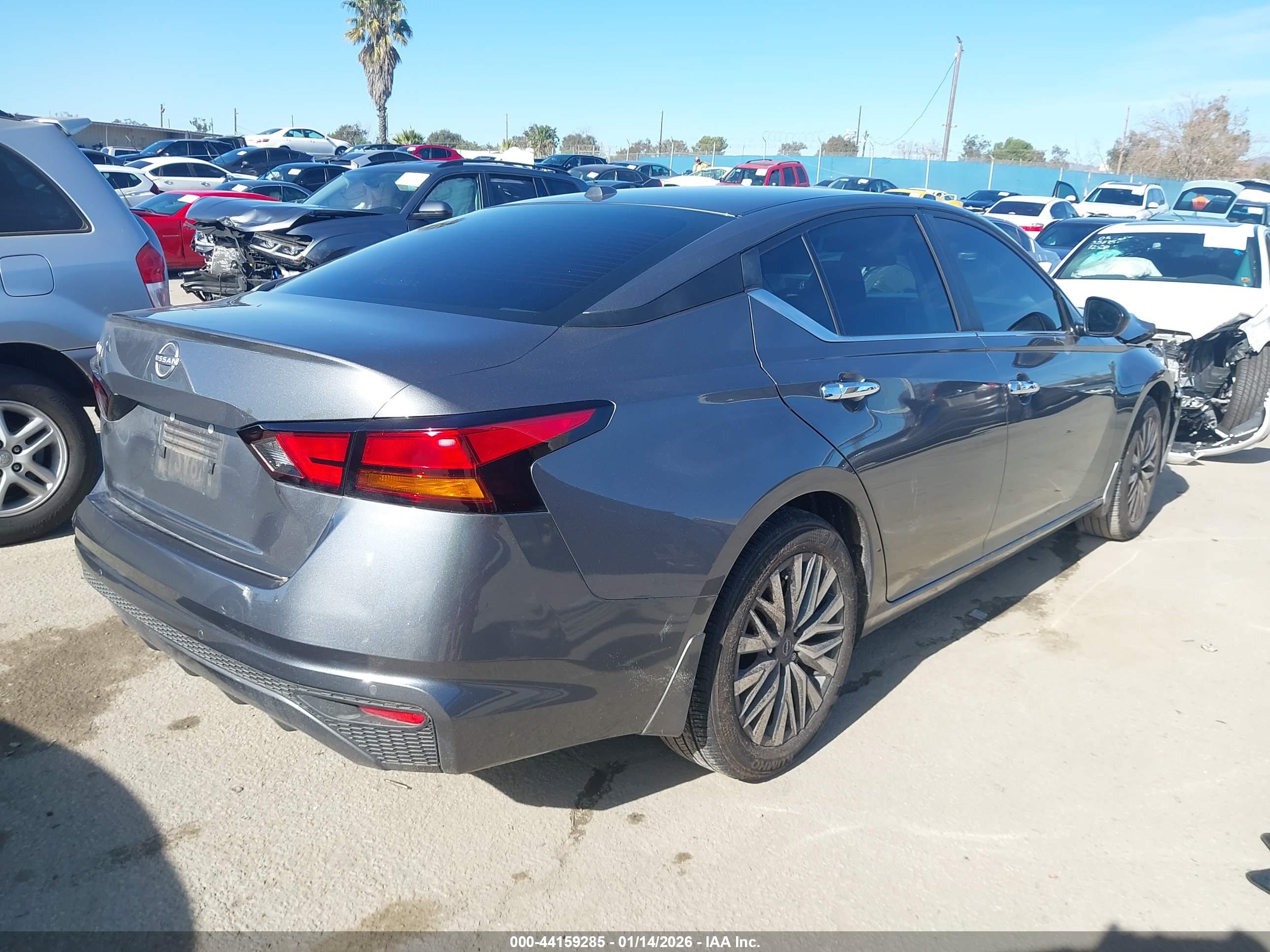 NISSAN ALTIMA image 4