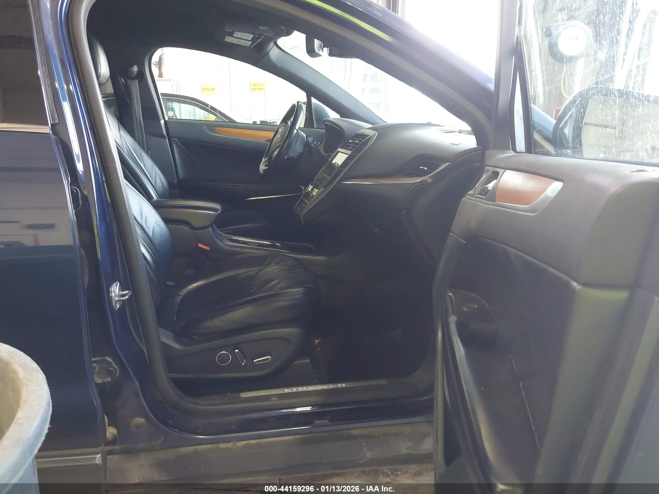 LINCOLN MKC image 5