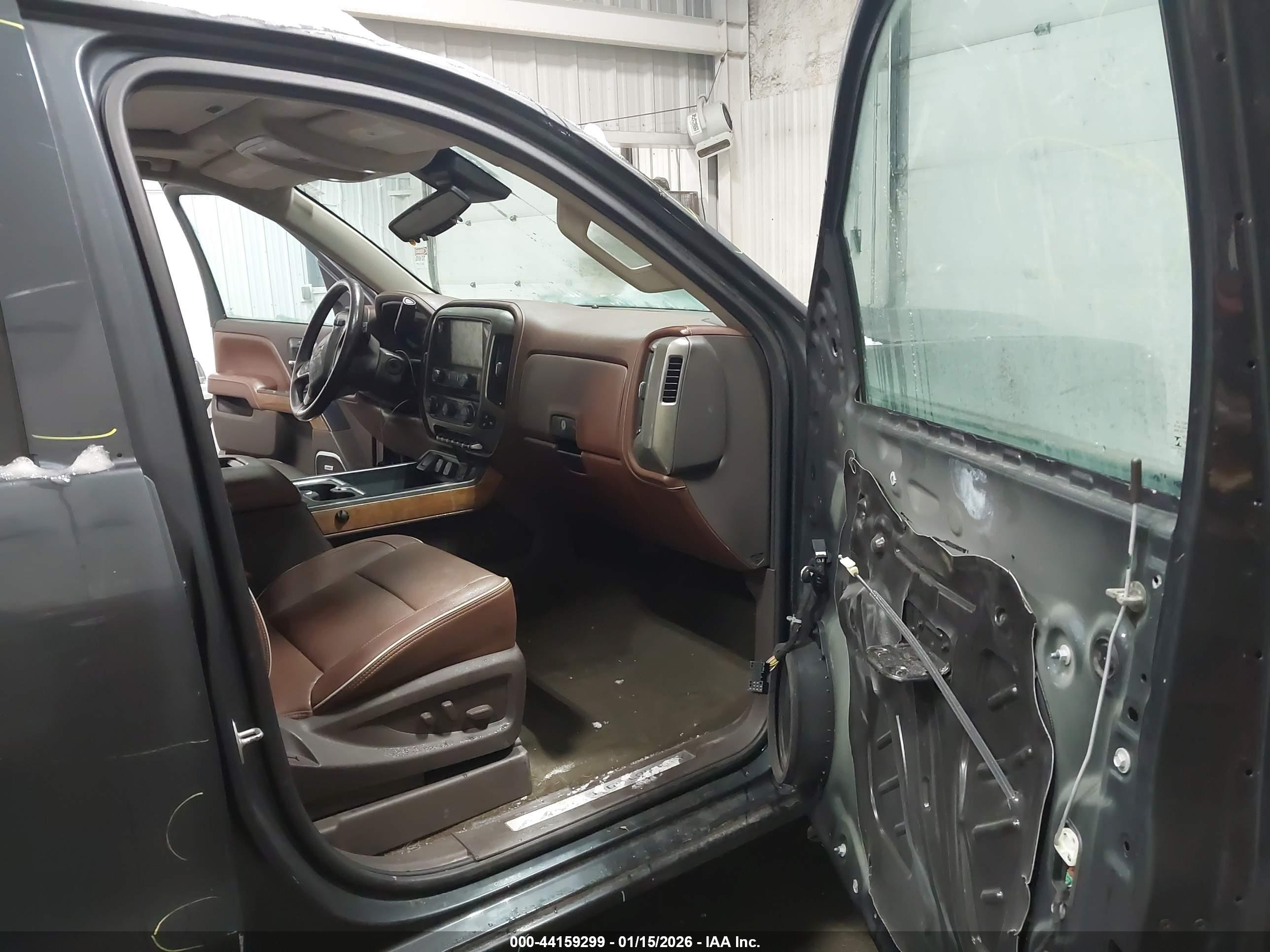 CHEVROLET SILVERADO image 5