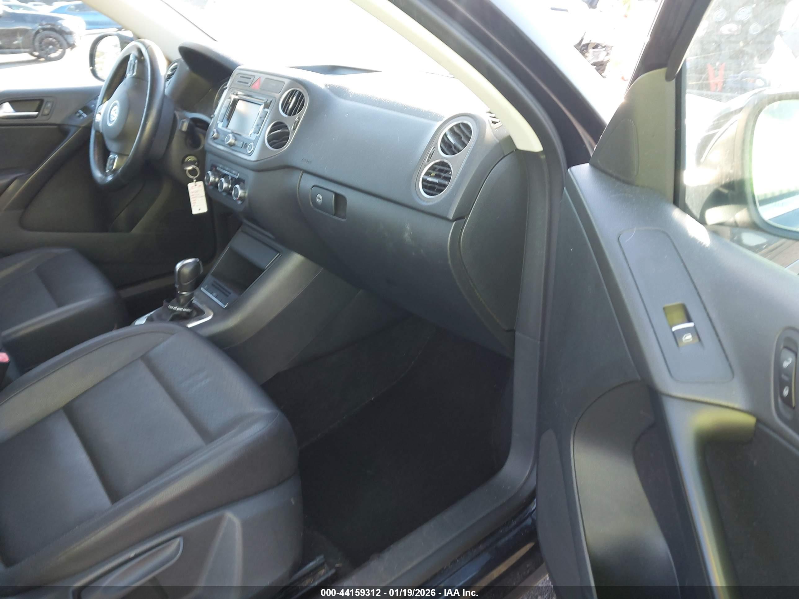 VOLKSWAGEN TIGUAN image 5