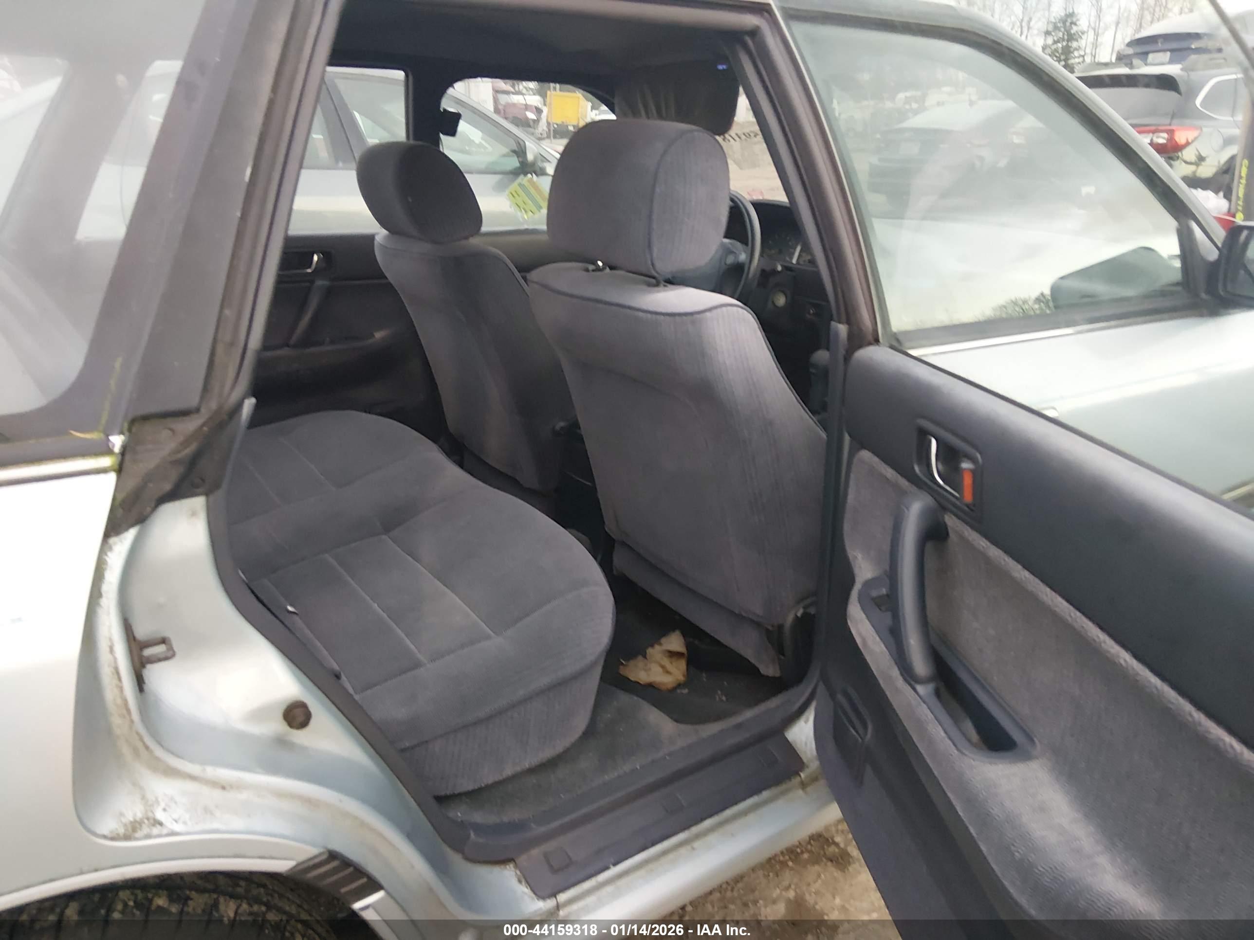 SUBARU LEGACY image 8