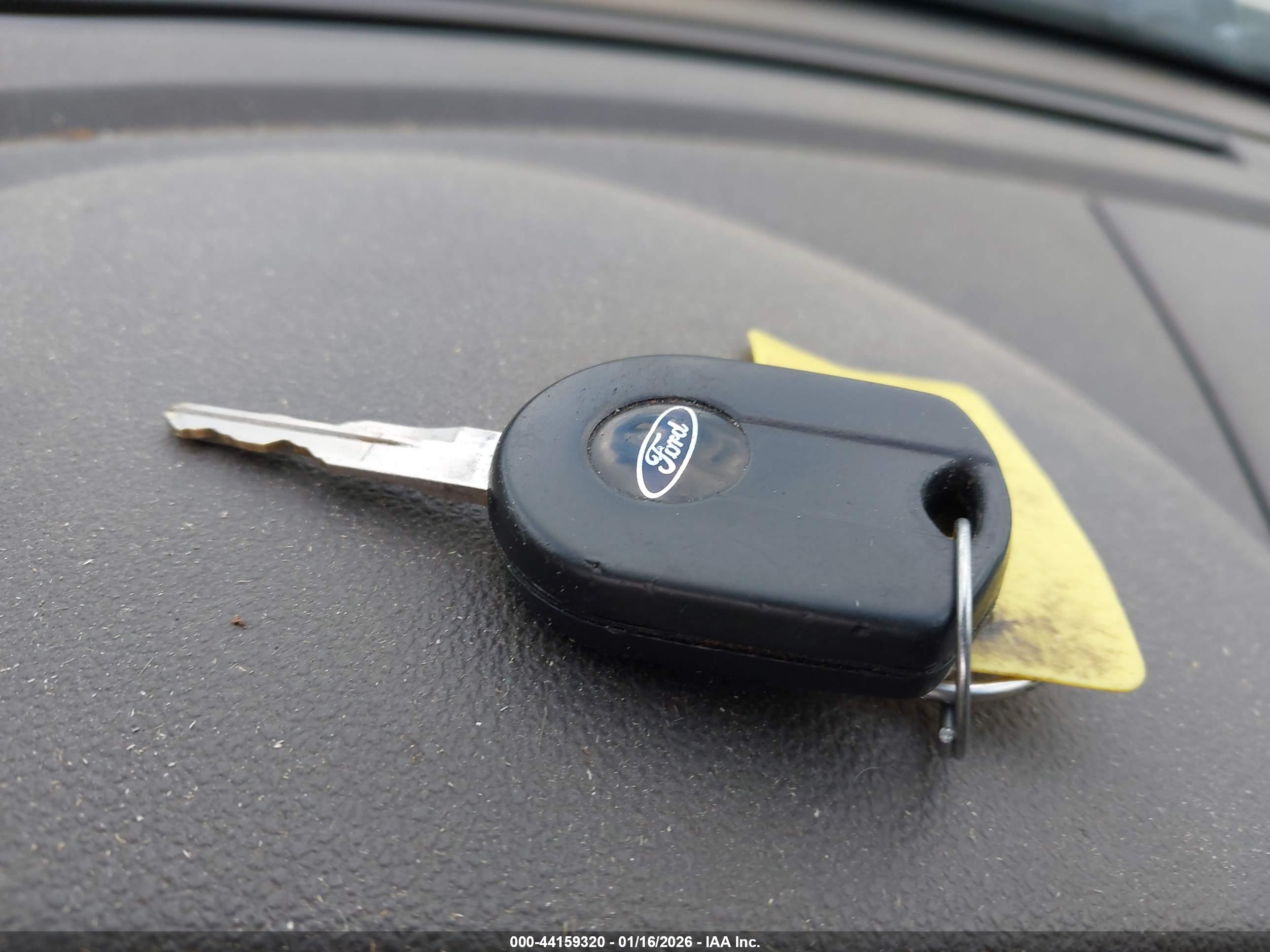 FORD TAURUS image 11