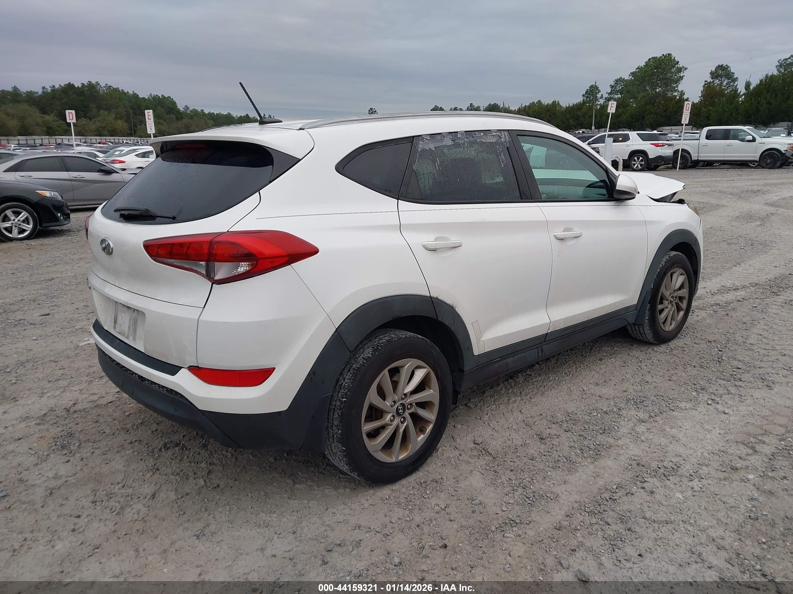 HYUNDAI TUCSON image 4