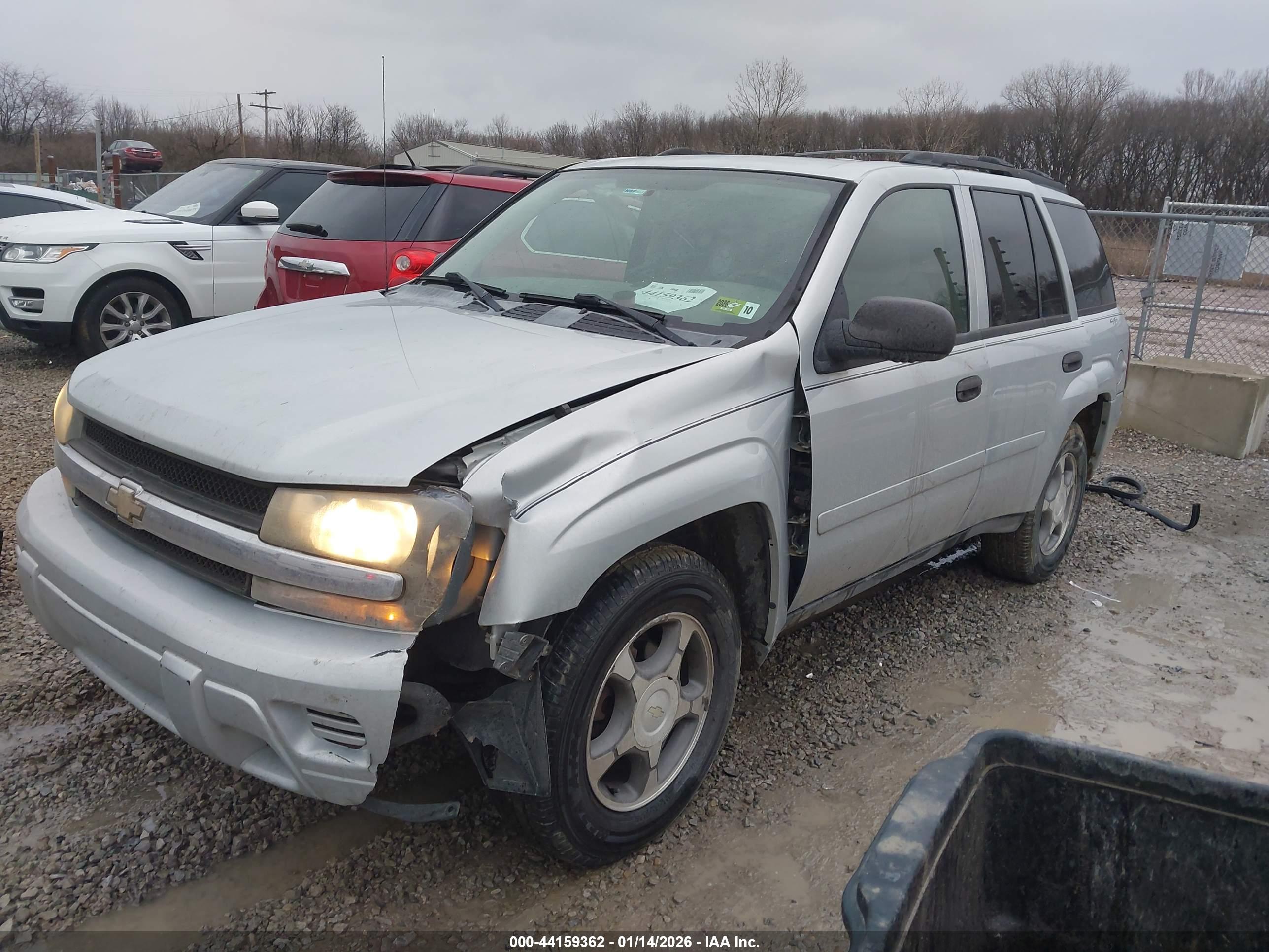 CHEVROLET TRAILBLAZER image 2