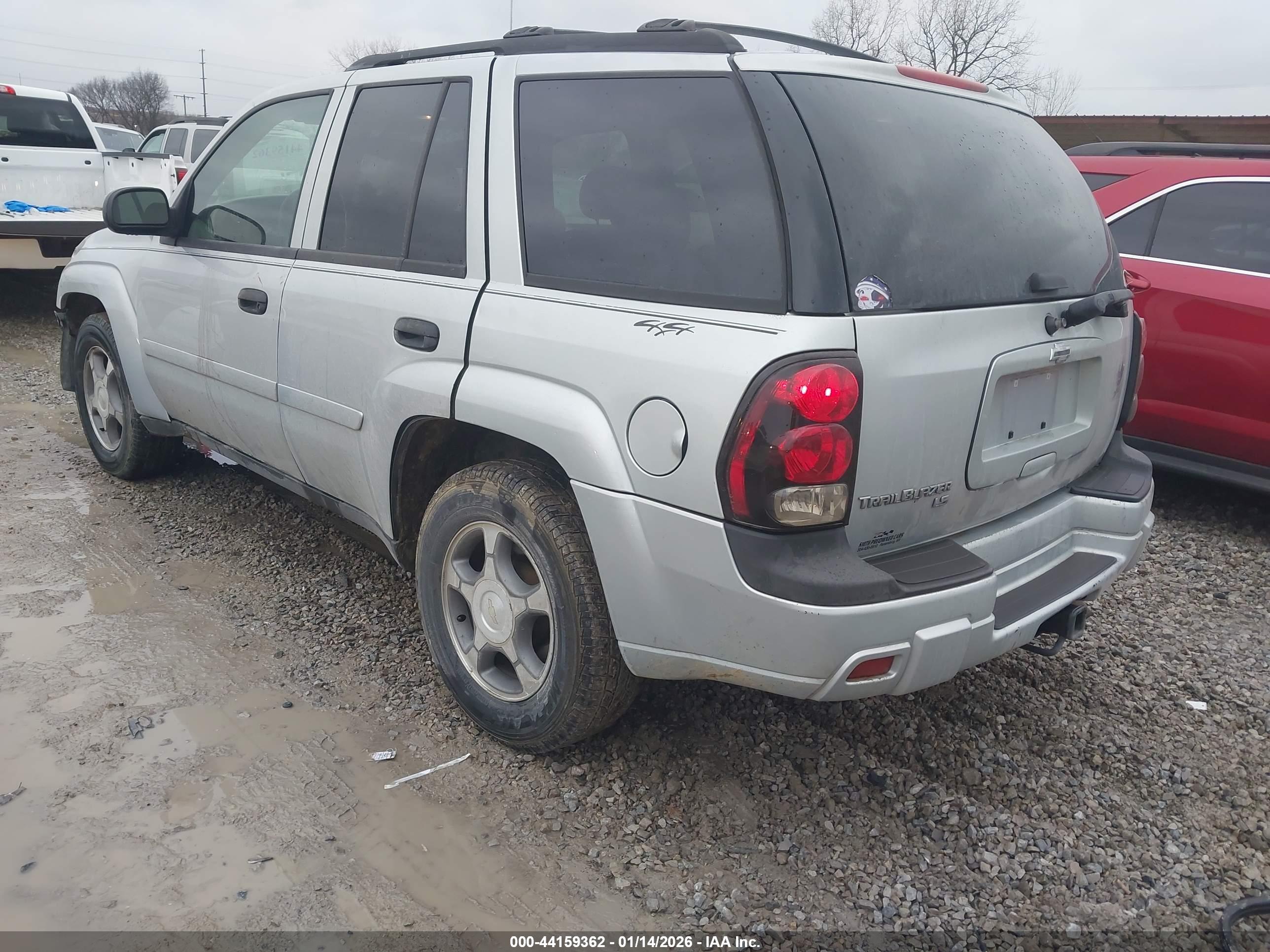 CHEVROLET TRAILBLAZER image 3