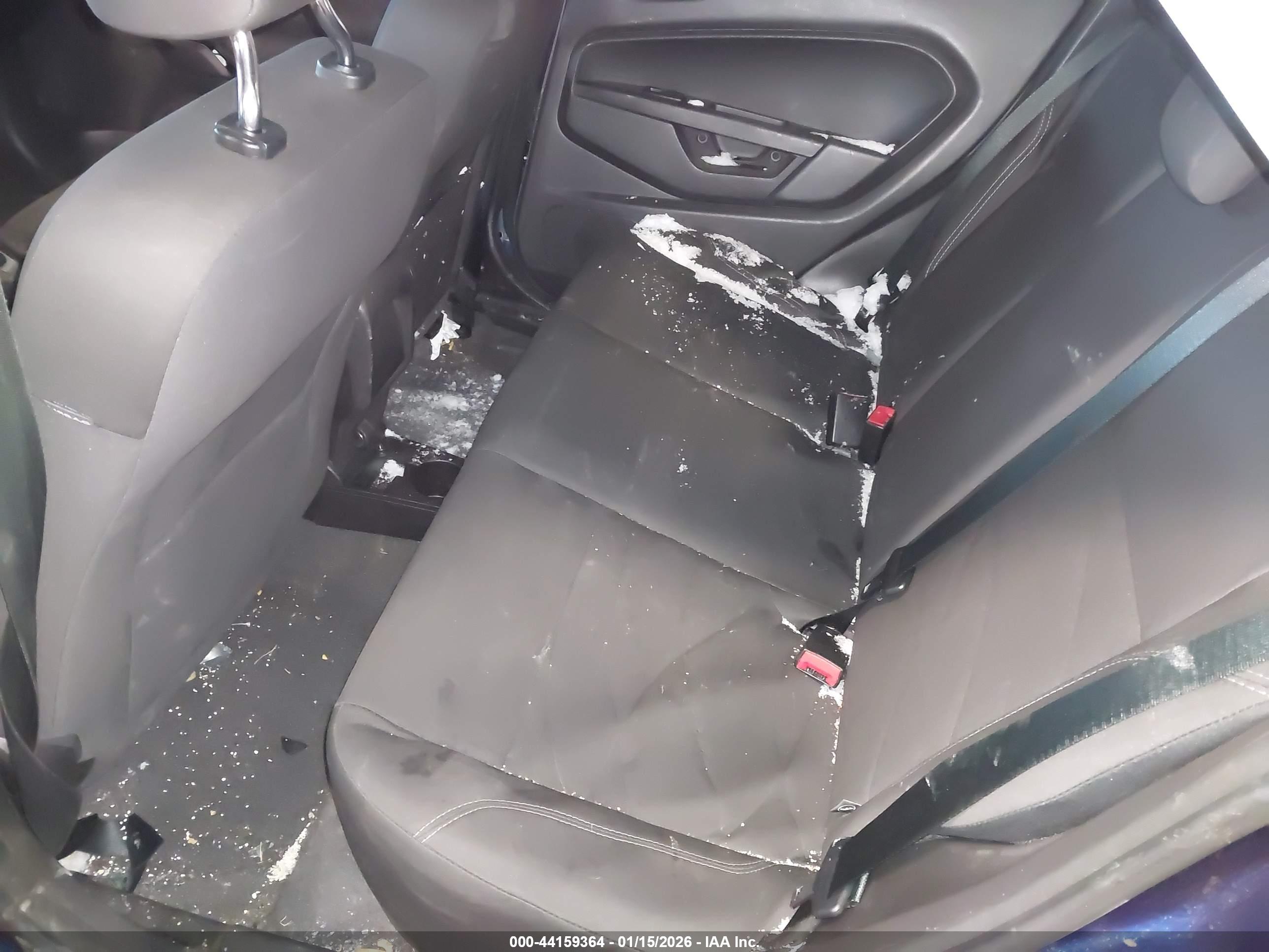 FORD FIESTA image 8