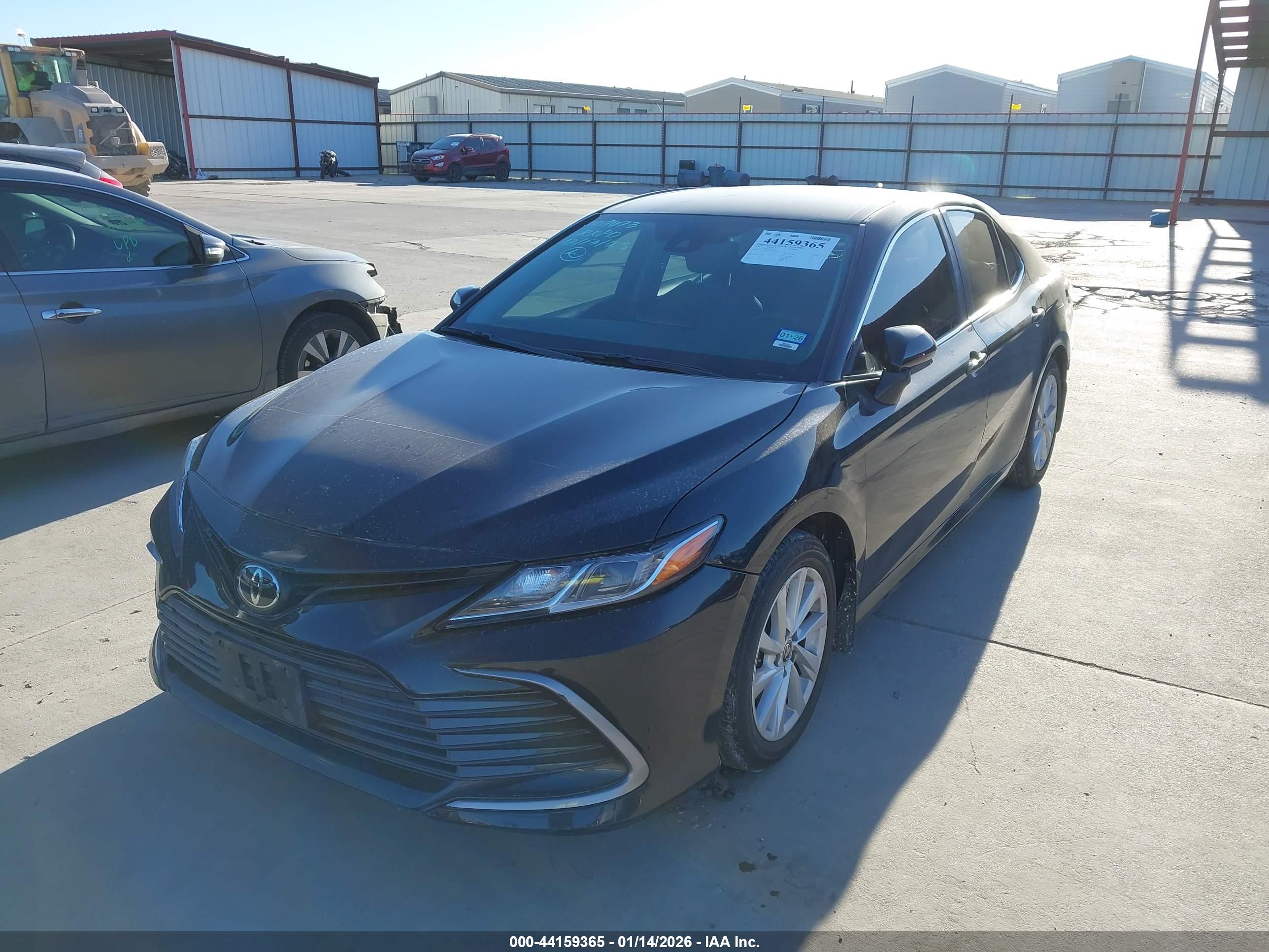 TOYOTA CAMRY image 2