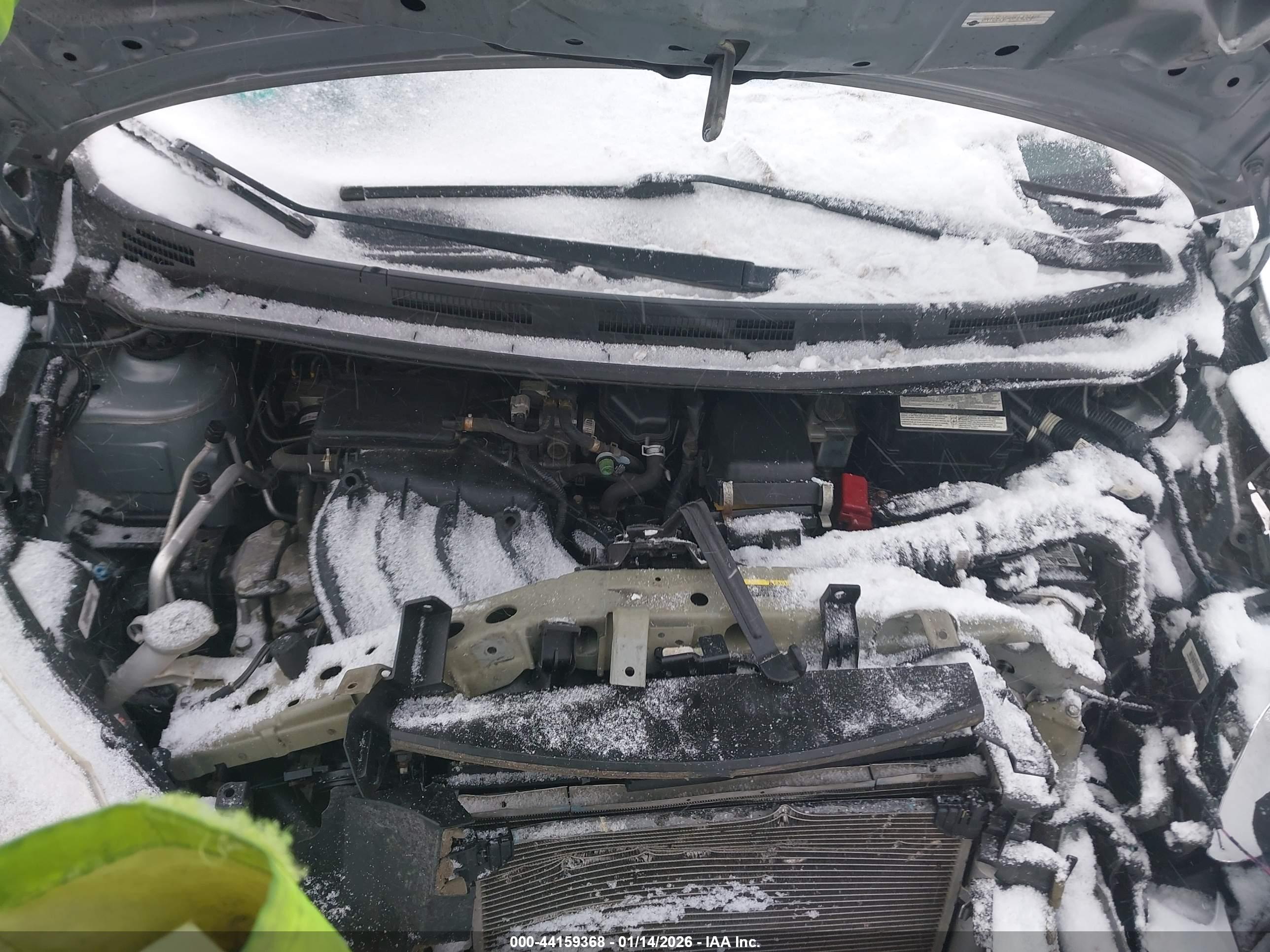 NISSAN VERSA image 10