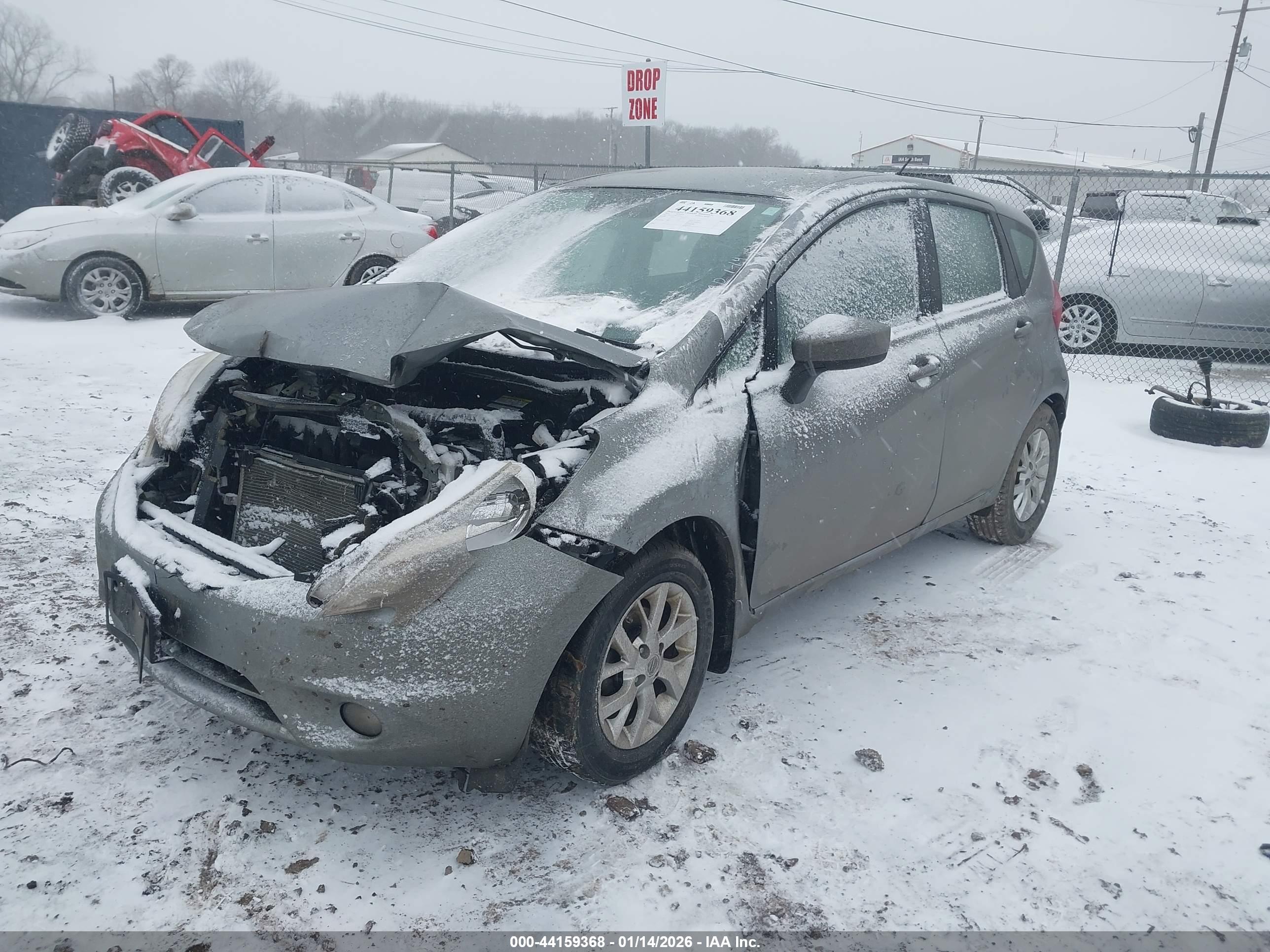 NISSAN VERSA image 2