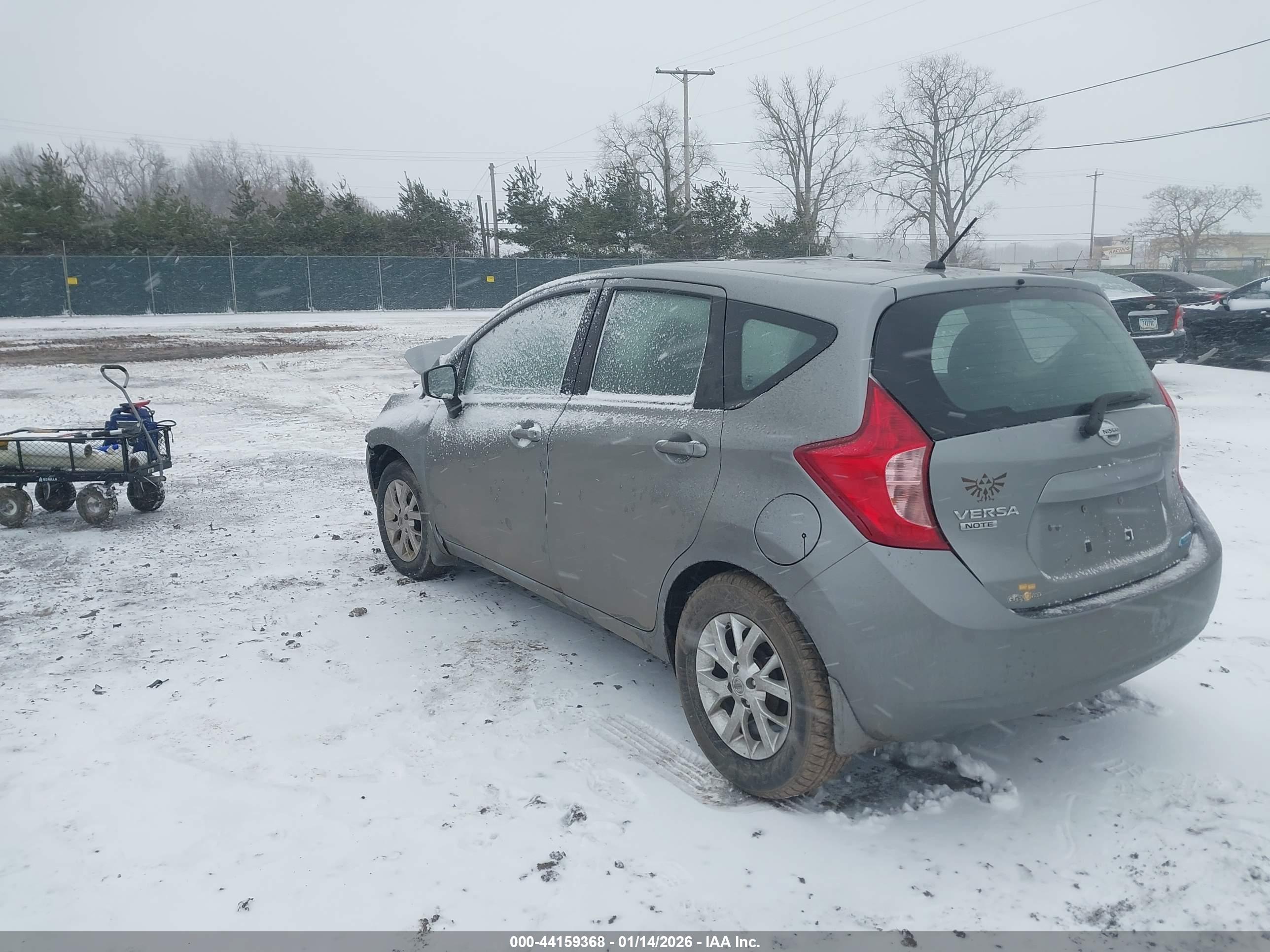 NISSAN VERSA image 3