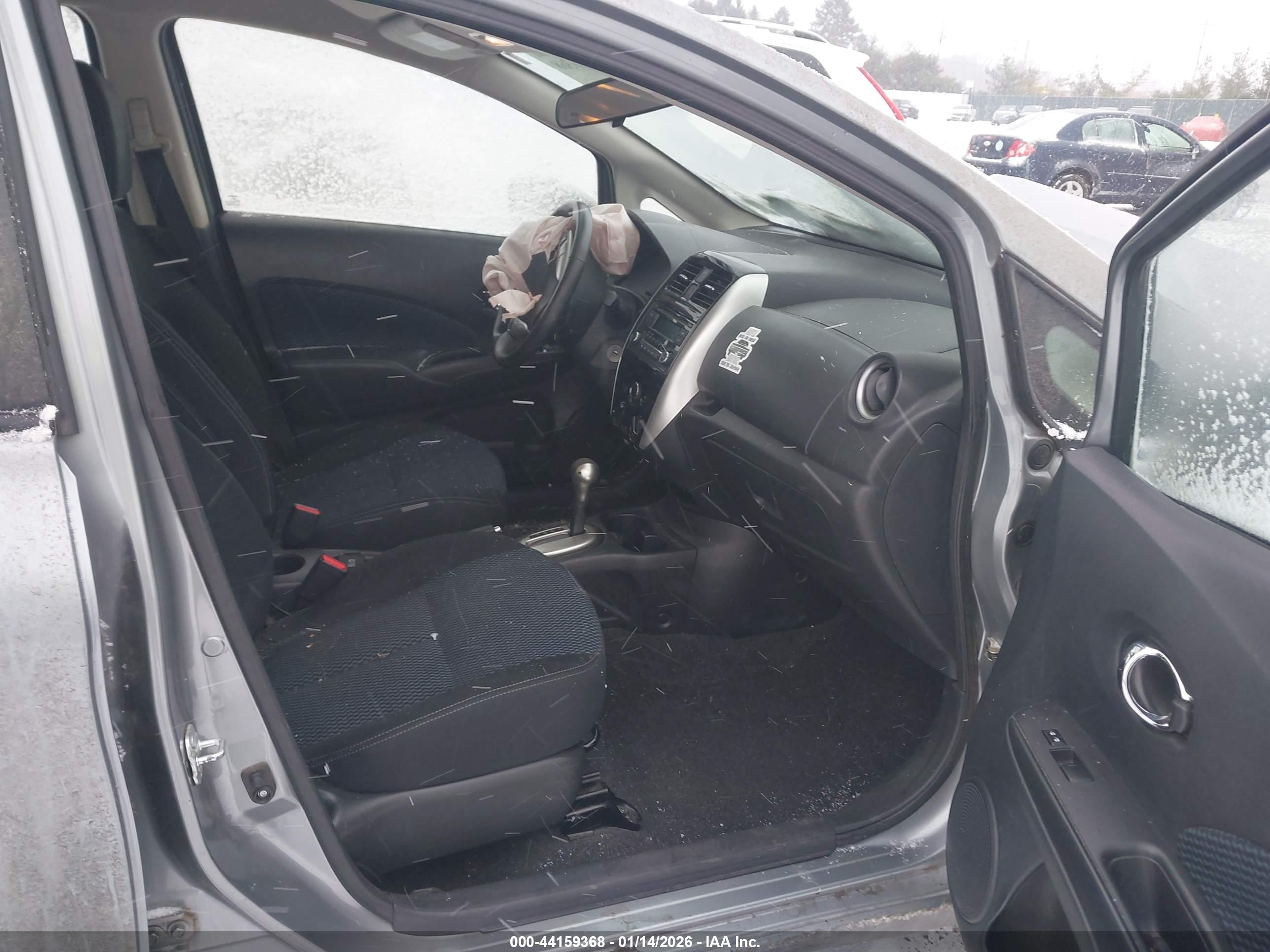 NISSAN VERSA image 5
