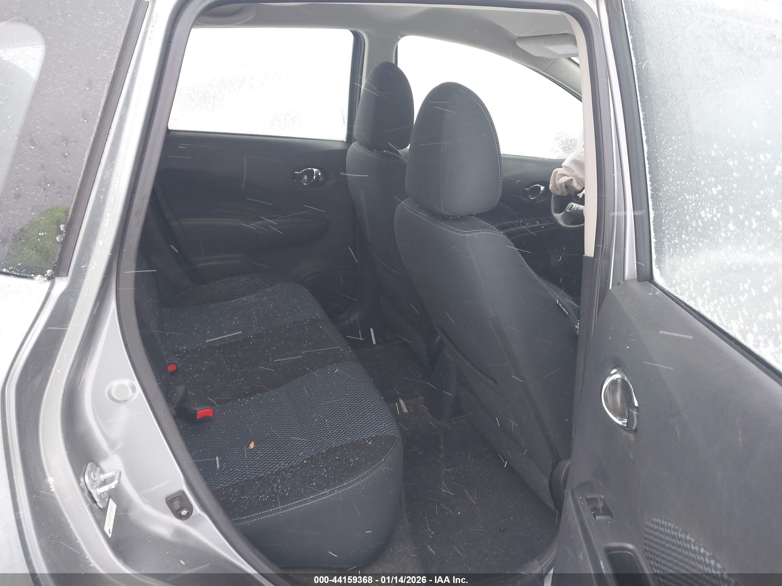 NISSAN VERSA image 8