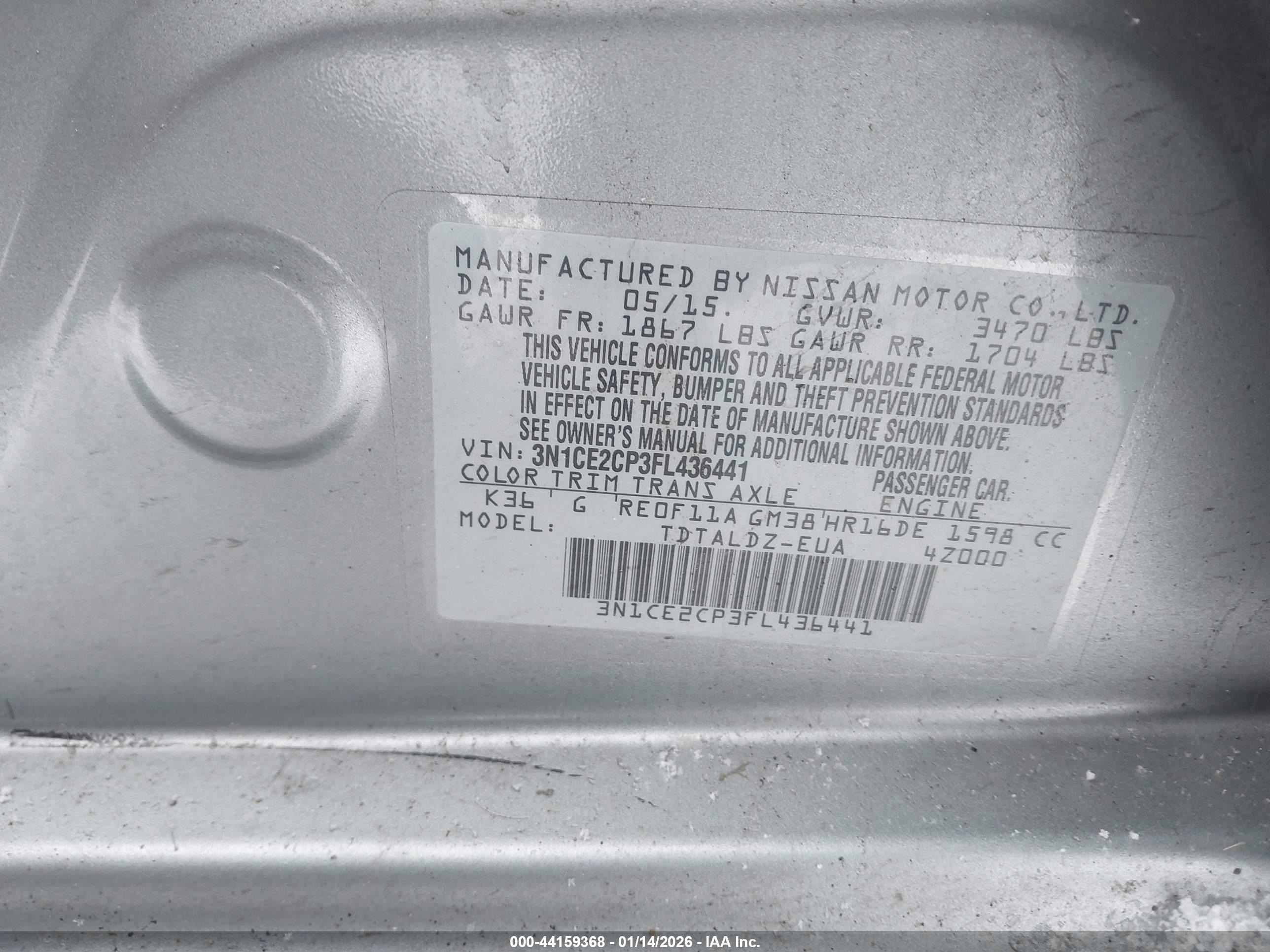 NISSAN VERSA image 9