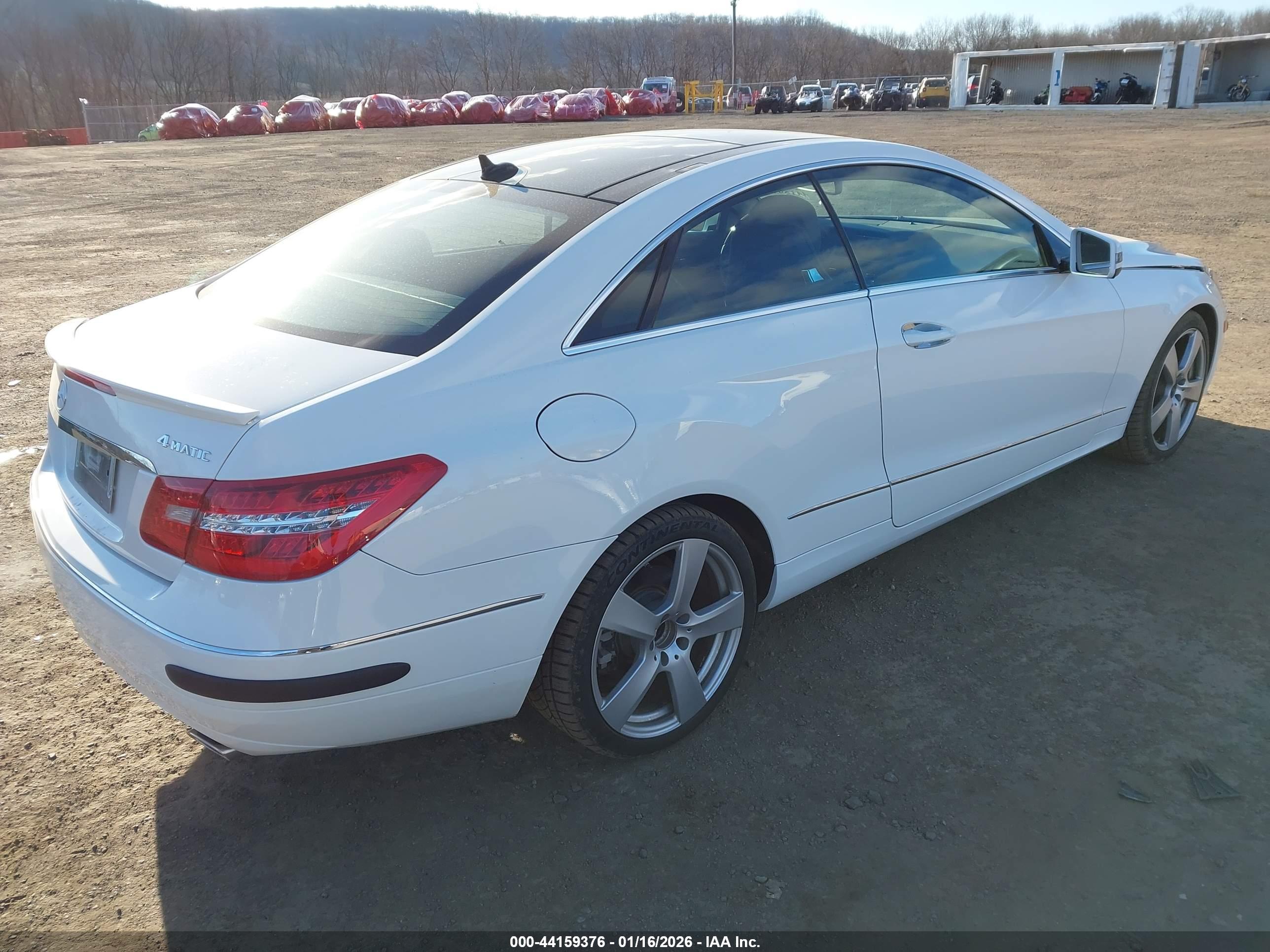 MERCEDES-BENZ E image 4