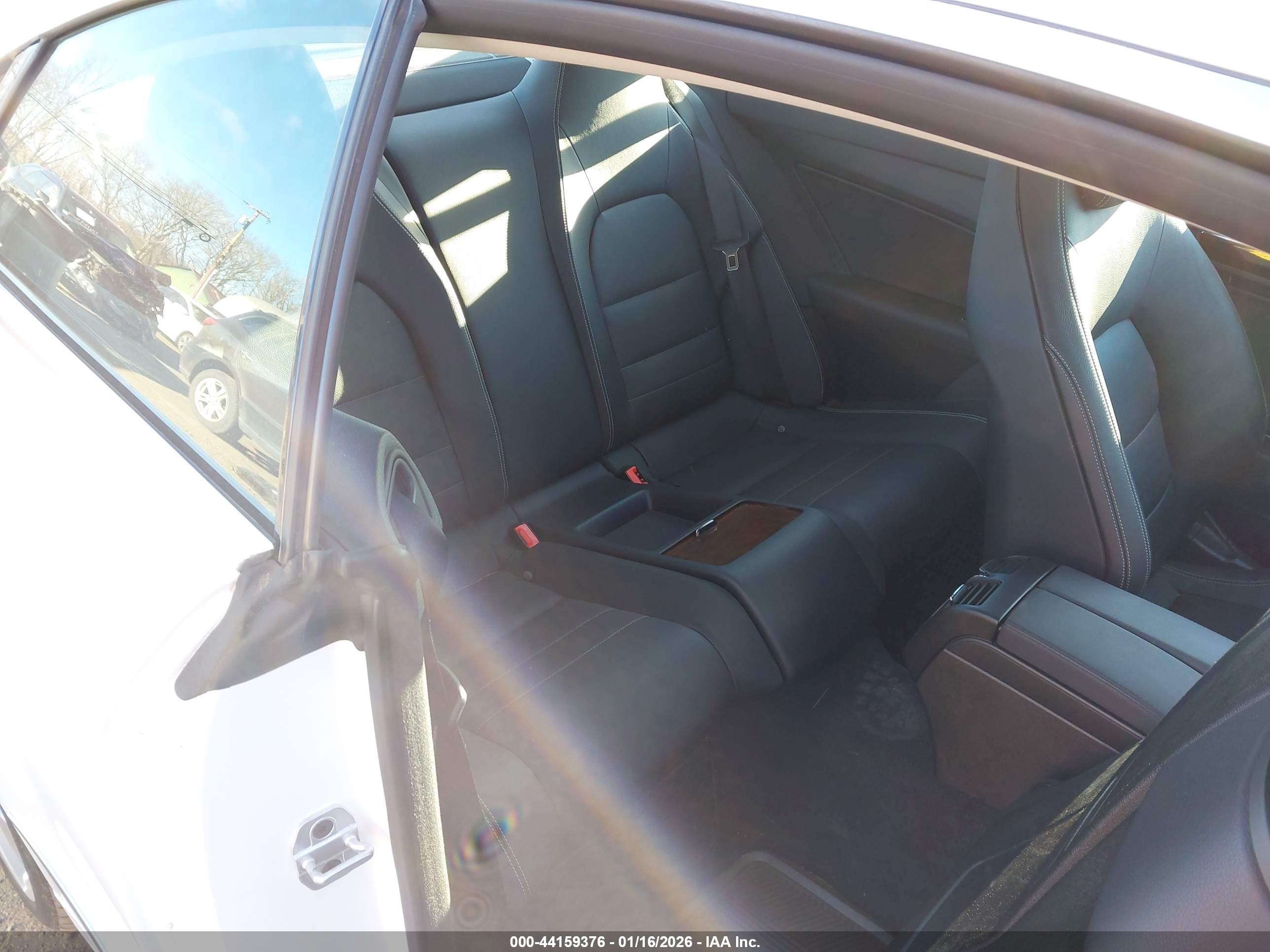 MERCEDES-BENZ E image 8