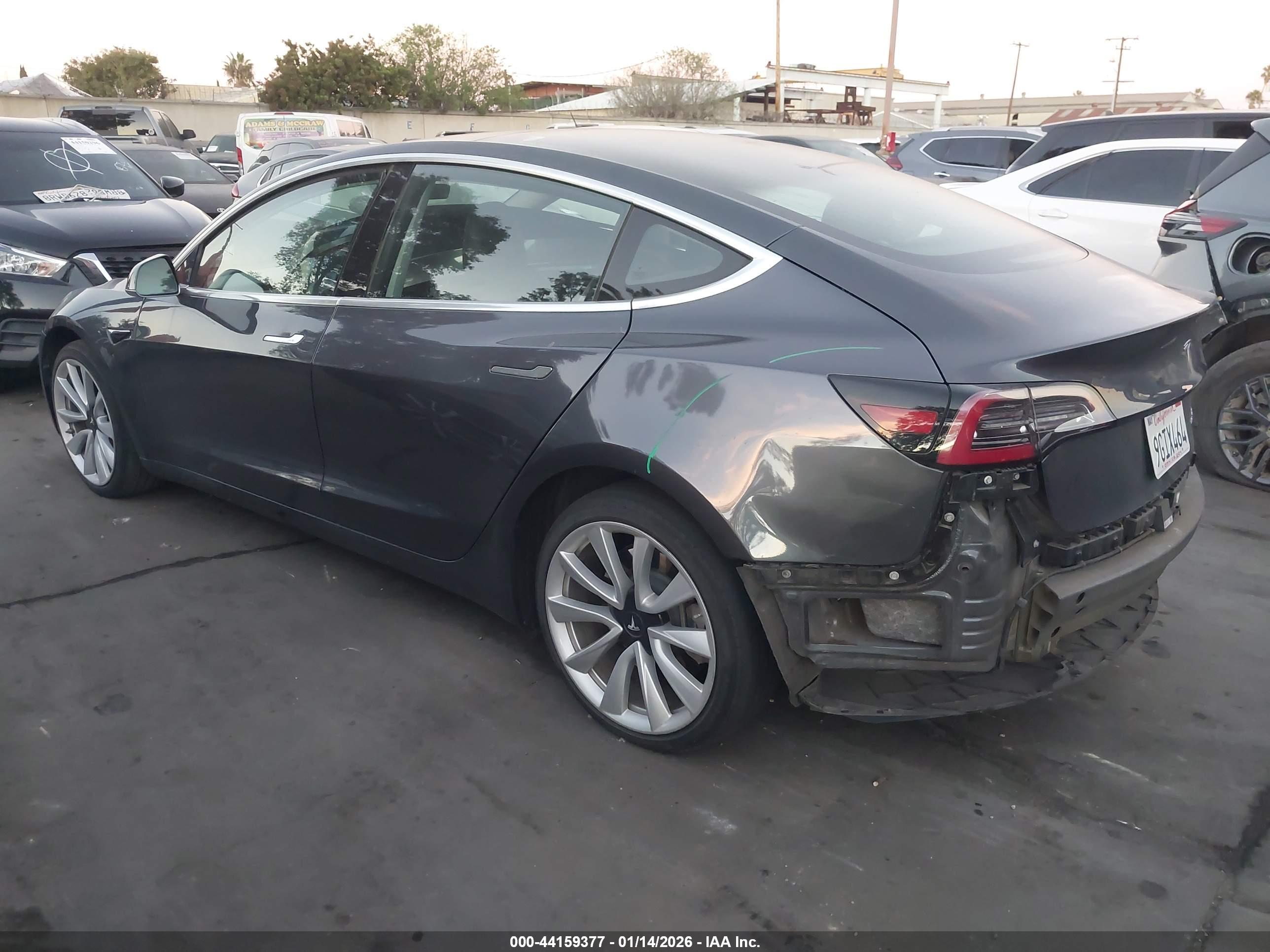 TESLA MODEL image 3