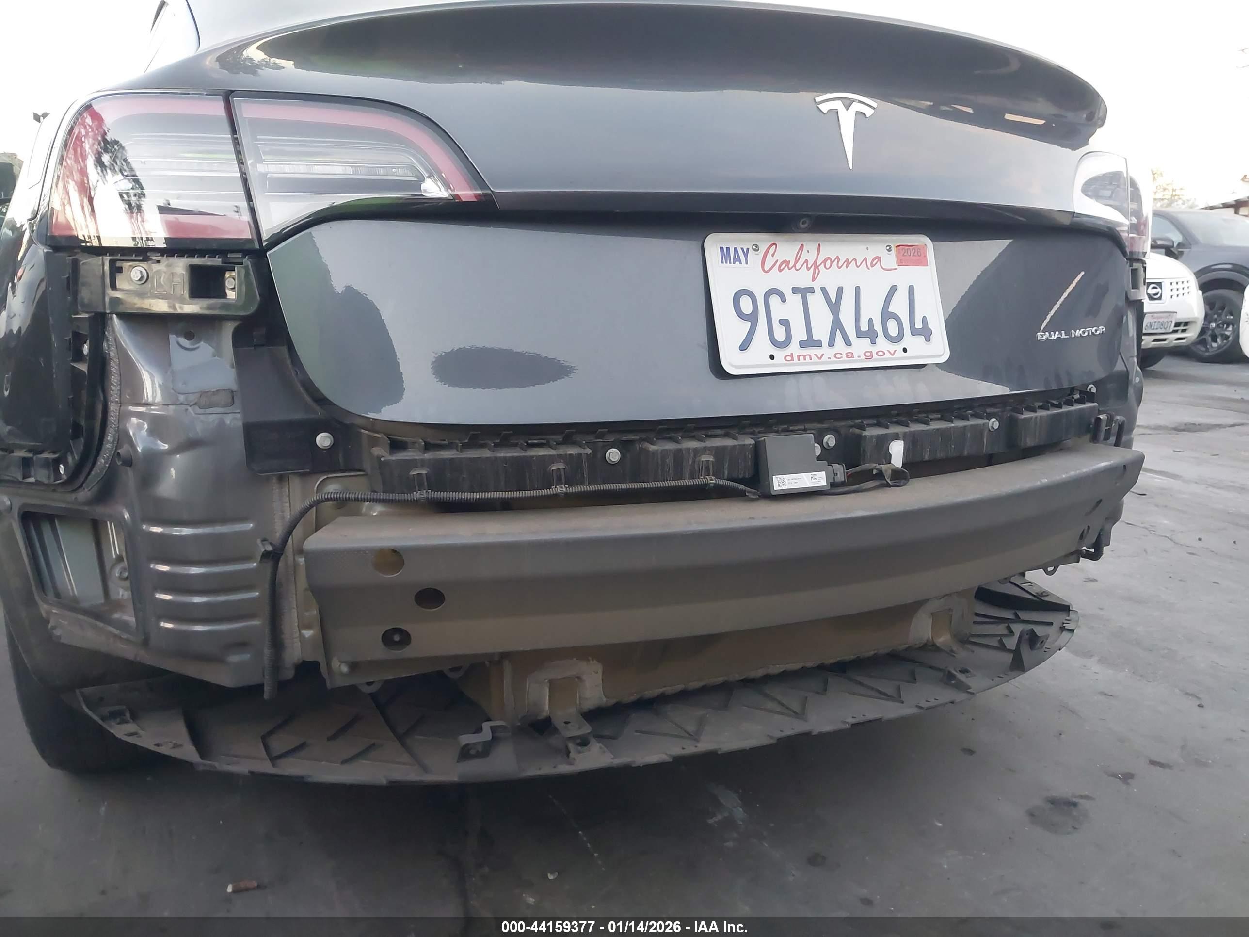 TESLA MODEL image 6