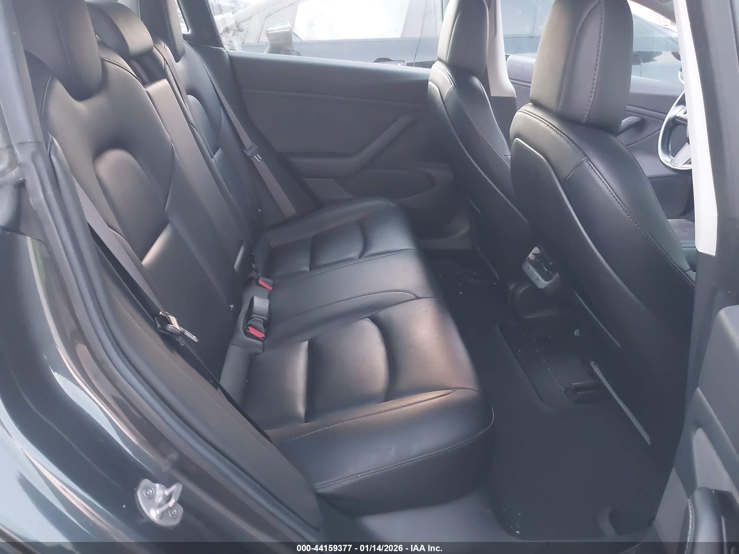 TESLA MODEL image 8