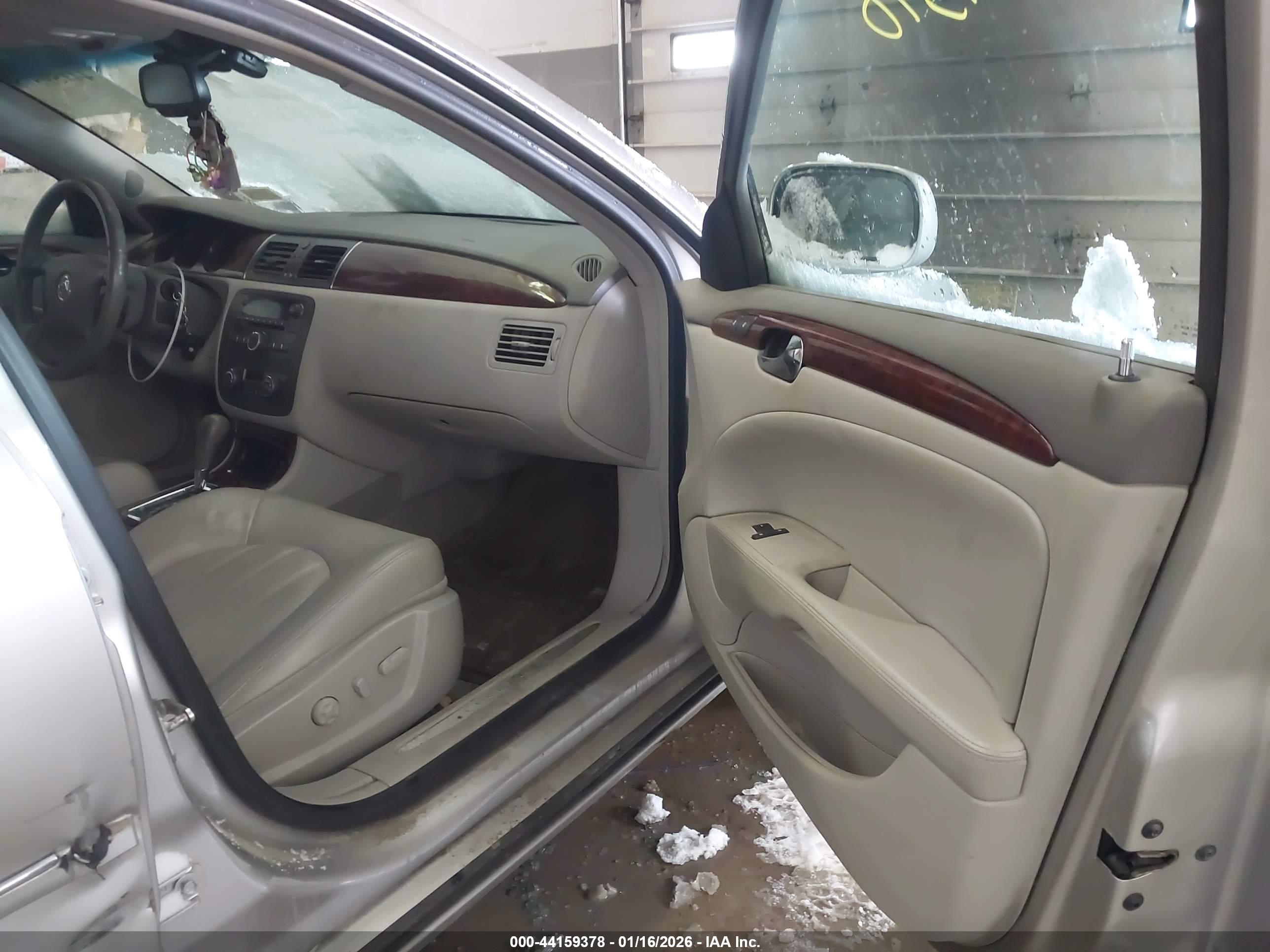 BUICK LUCERNE image 5