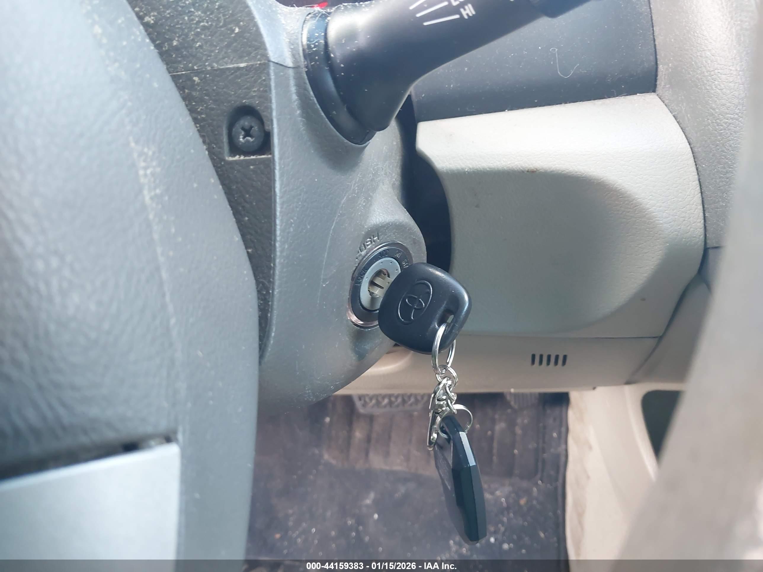 TOYOTA CAMRY image 11