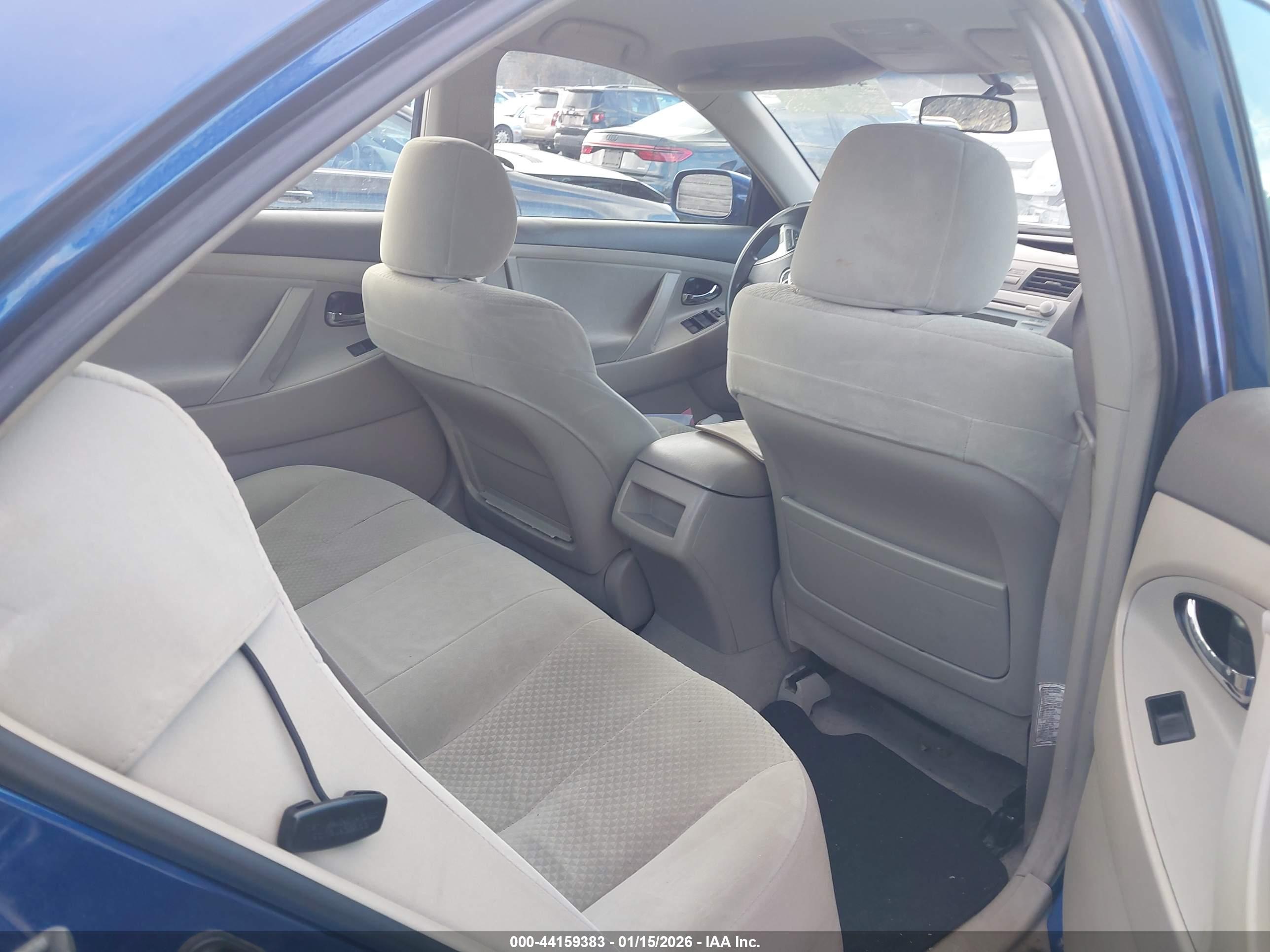 TOYOTA CAMRY image 8