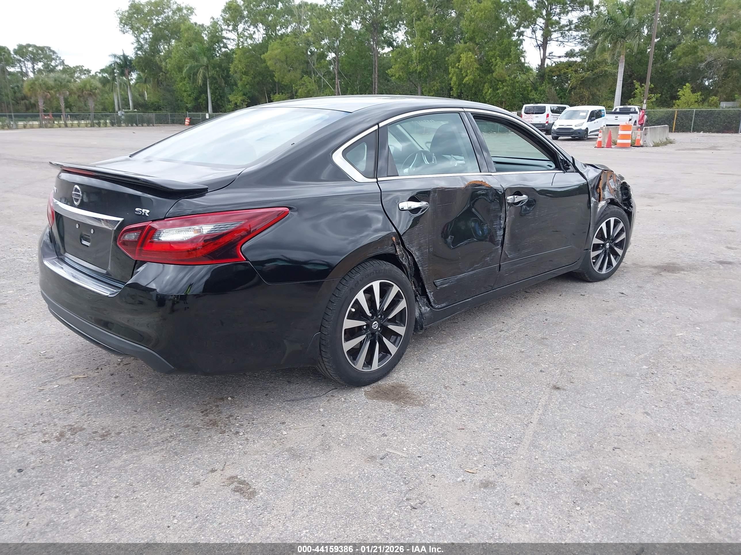 NISSAN ALTIMA image 4