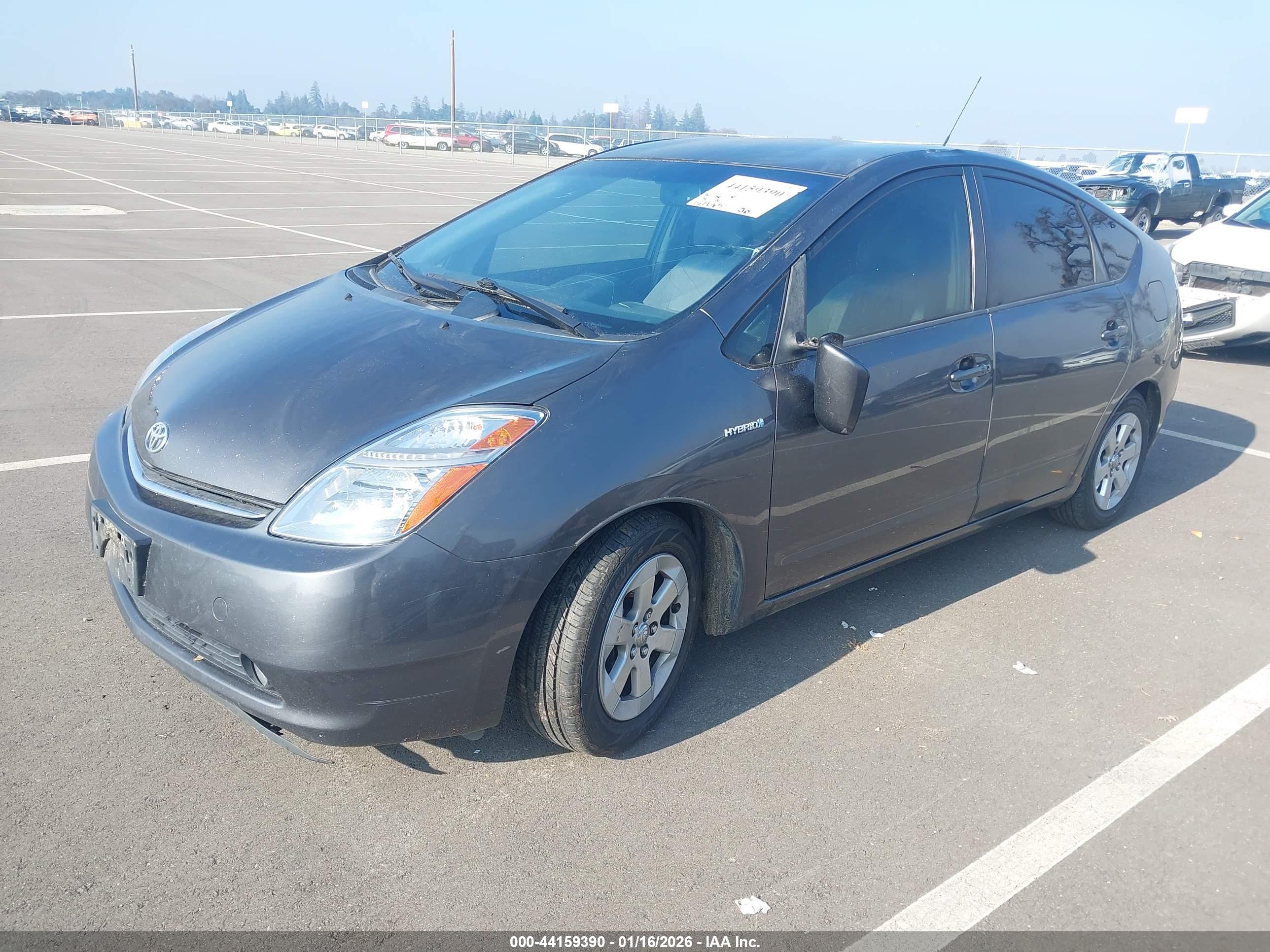 TOYOTA PRIUS image 2