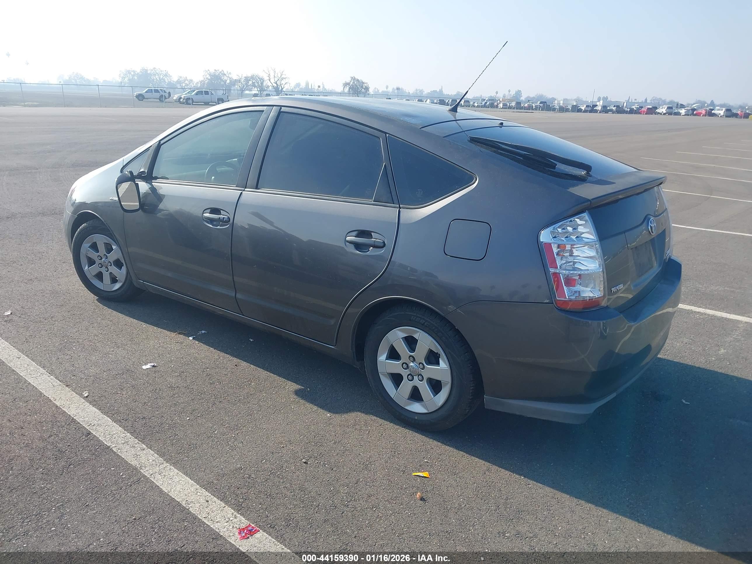 TOYOTA PRIUS image 3