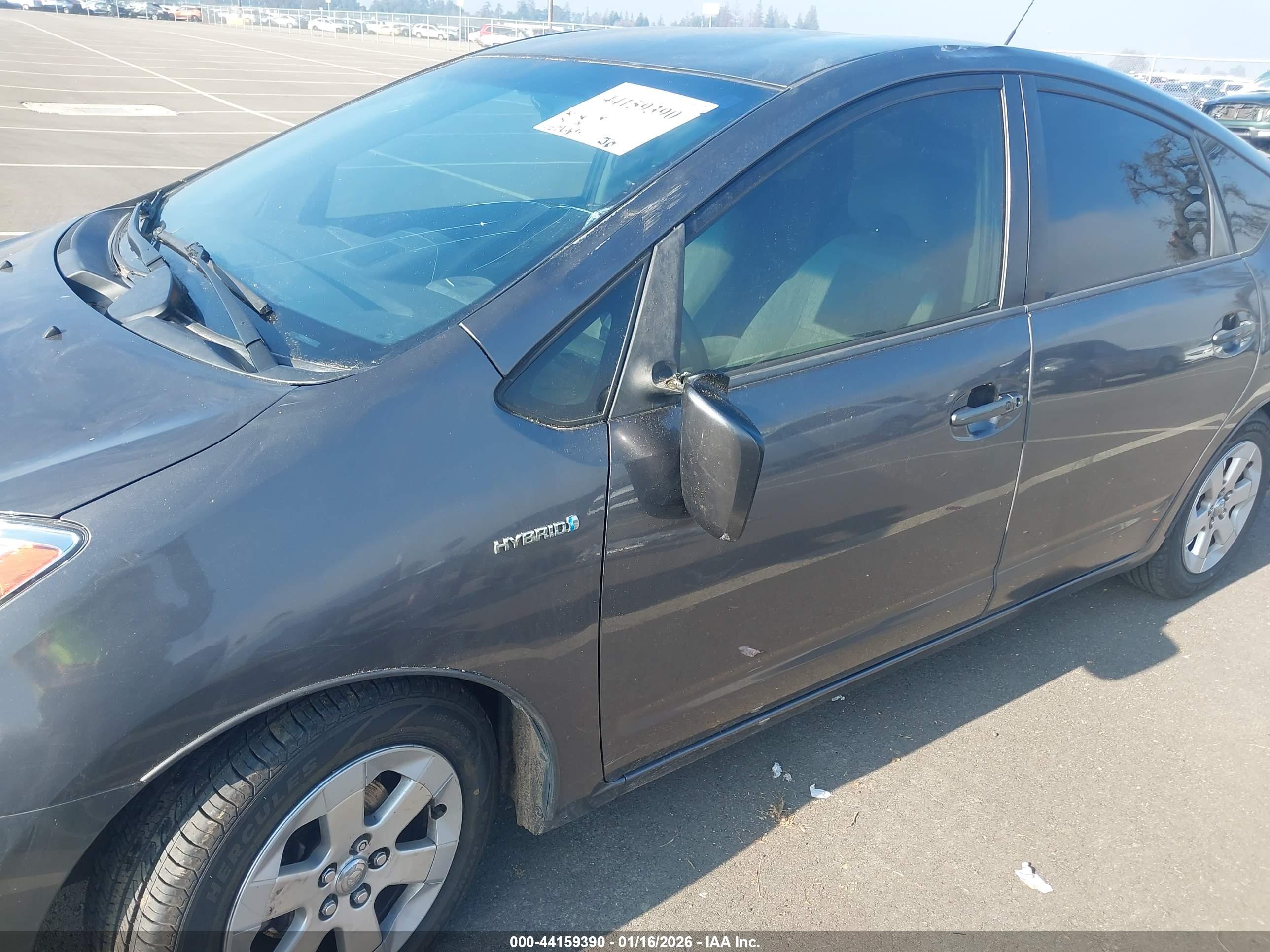 TOYOTA PRIUS image 6