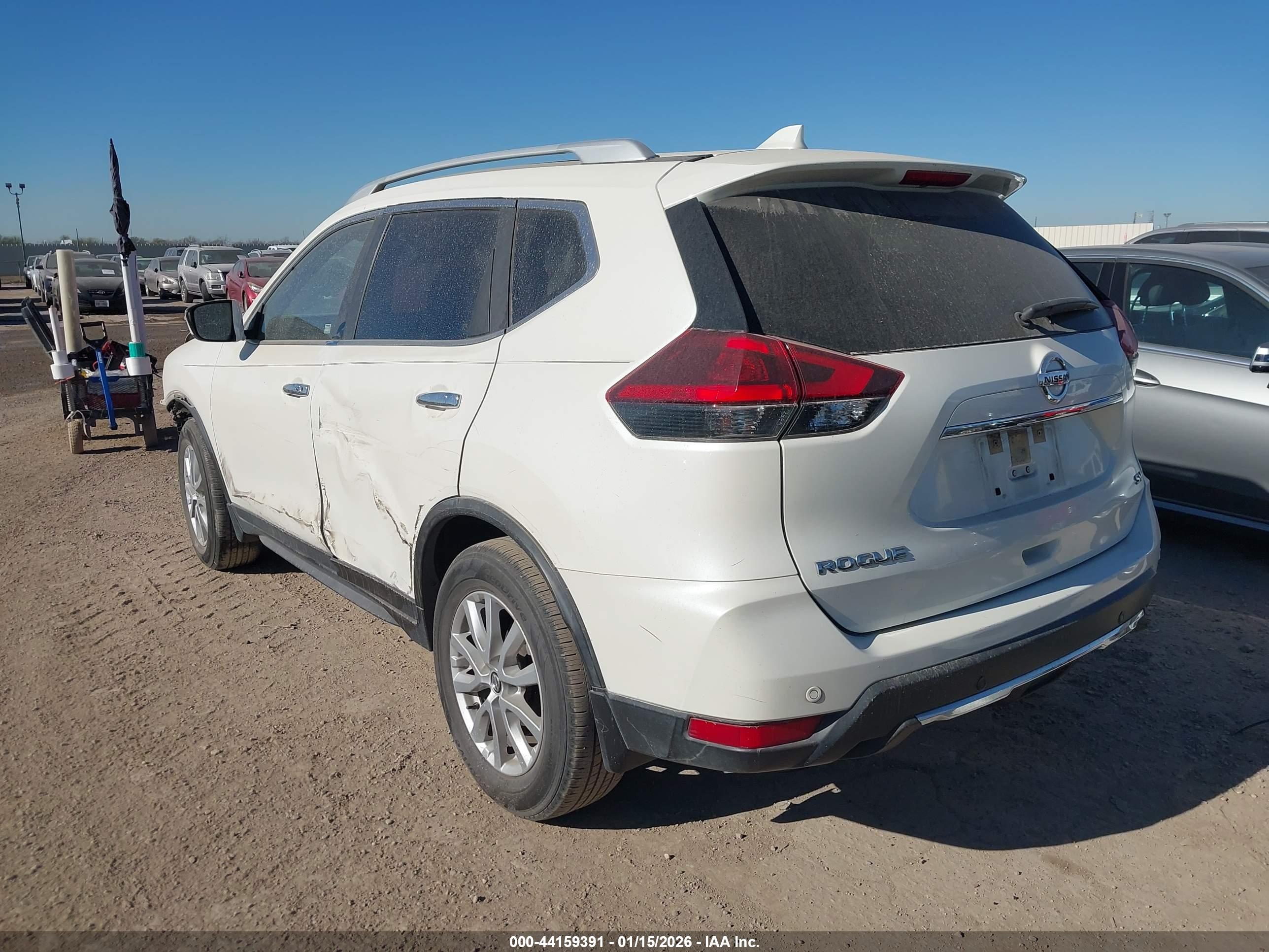 NISSAN ROGUE image 3