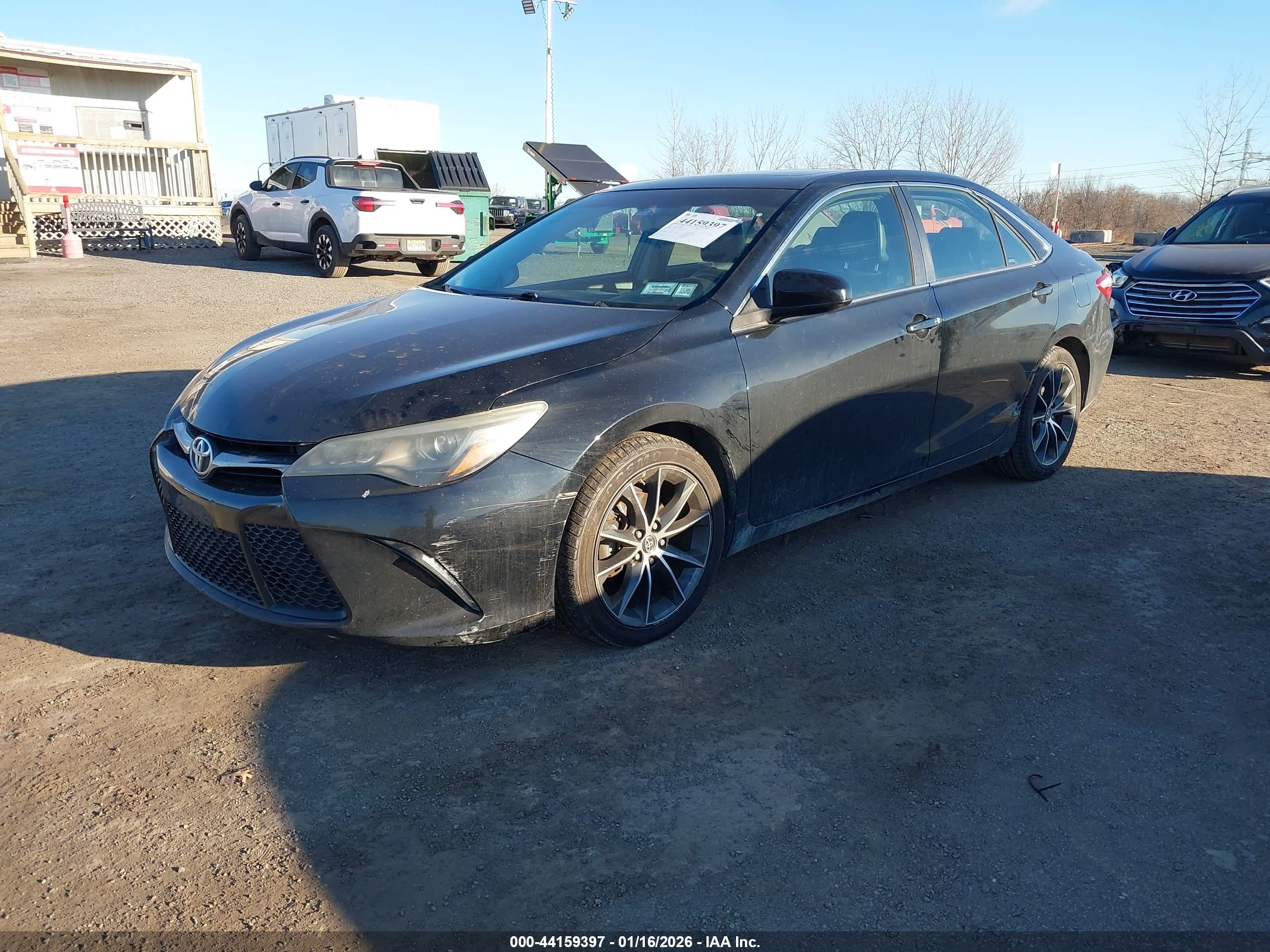 TOYOTA CAMRY image 2