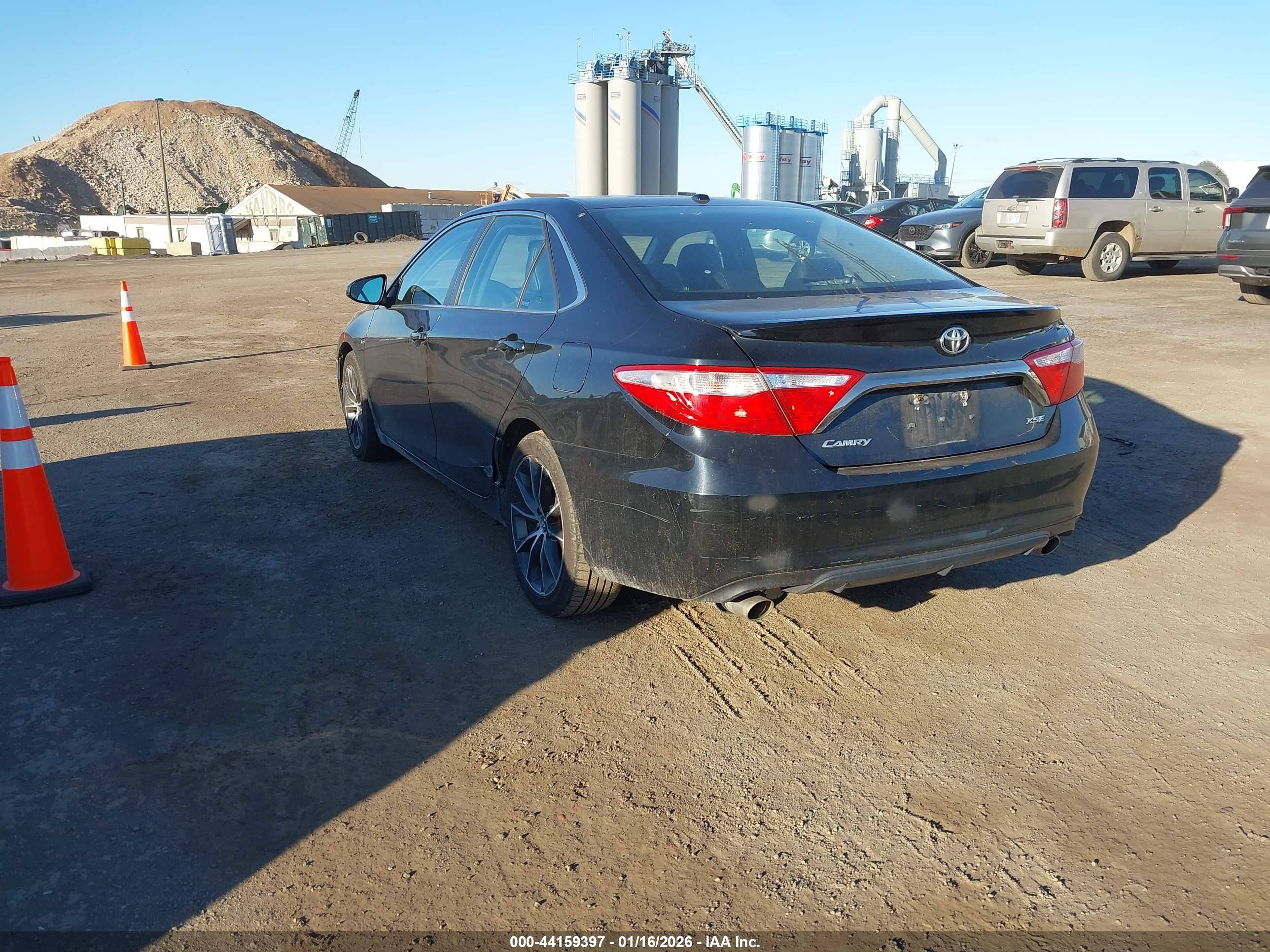 TOYOTA CAMRY image 3