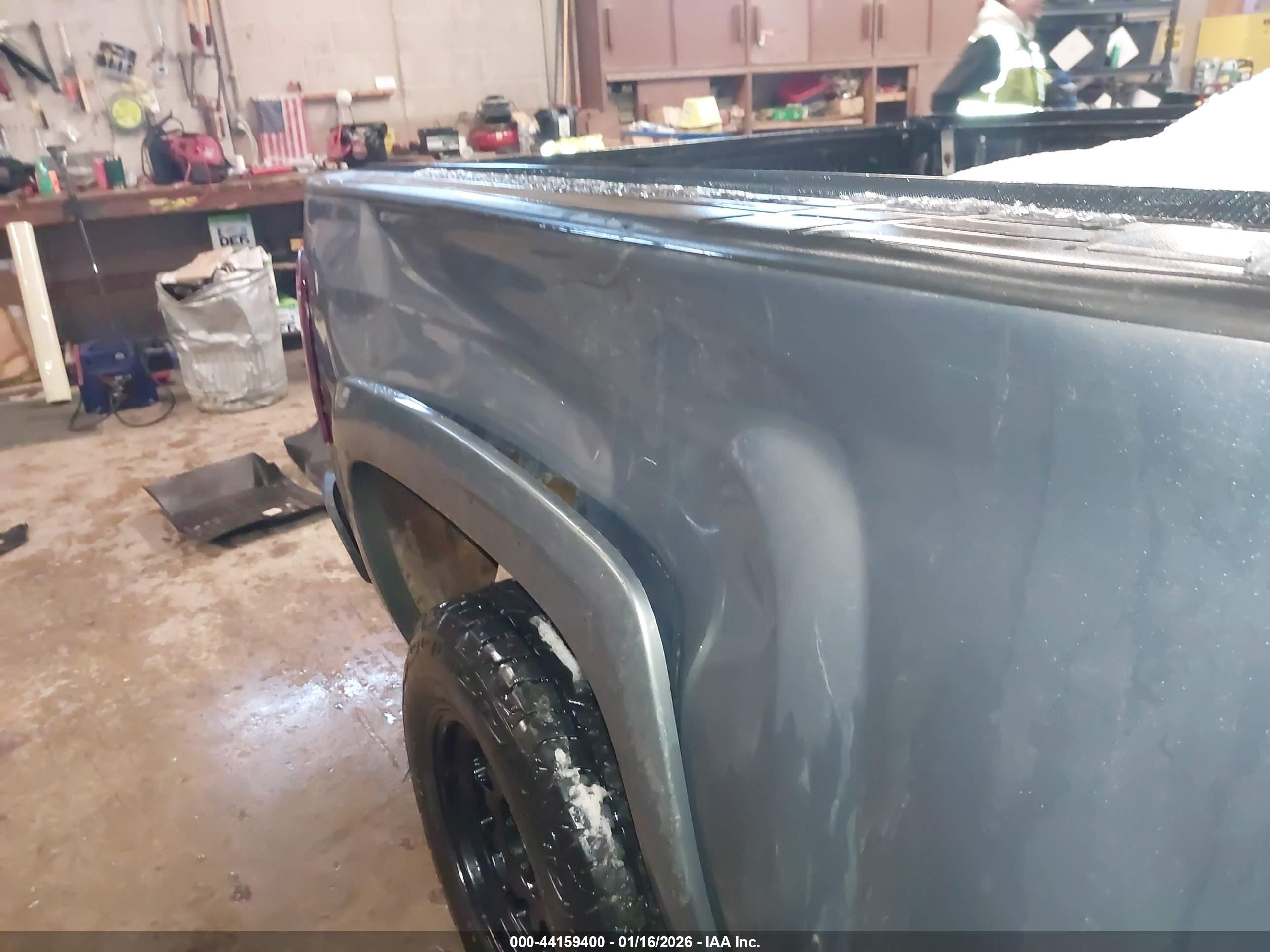 CHEVROLET SILVERADO image 6