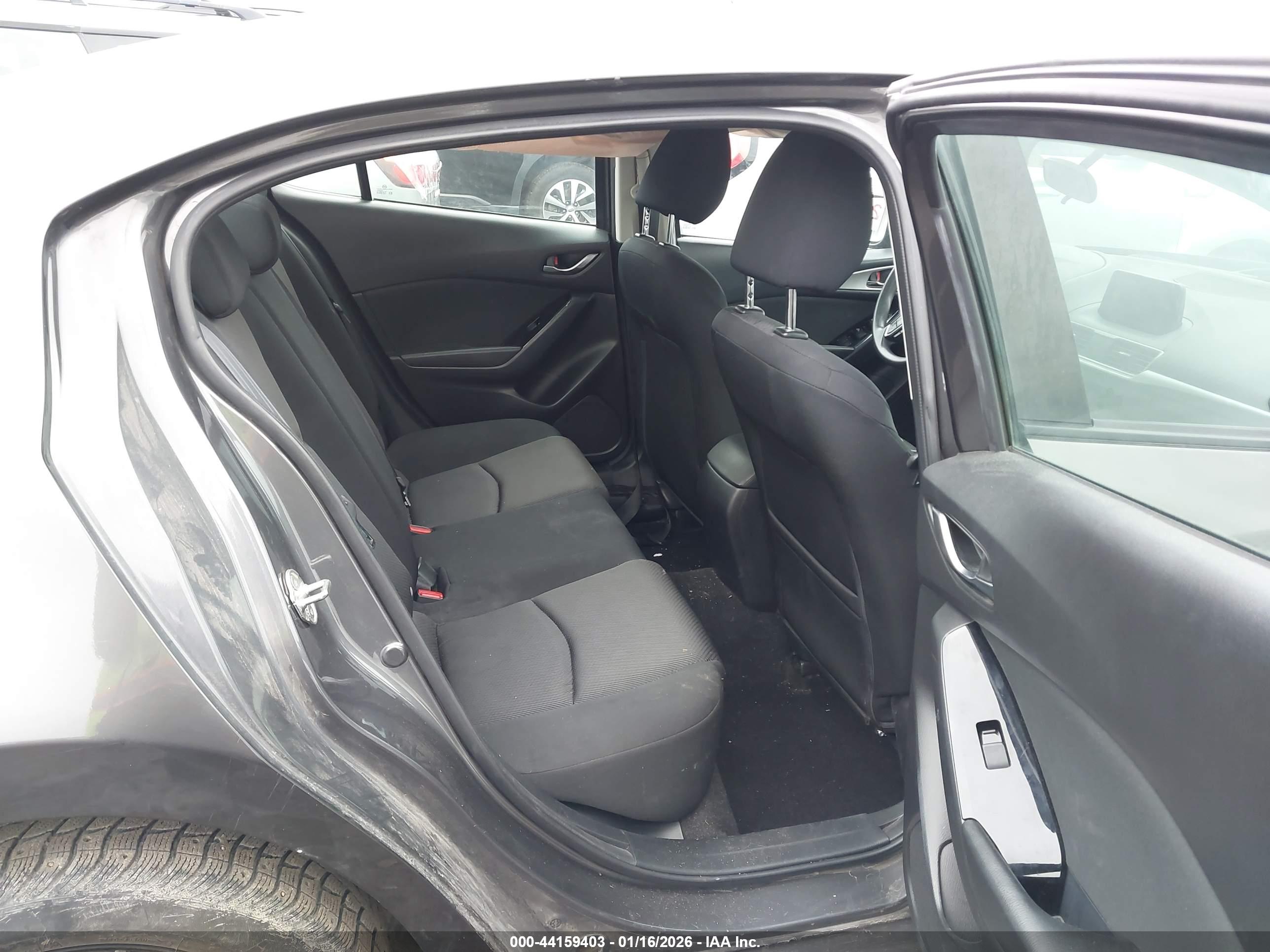 MAZDA MAZDA3 image 8
