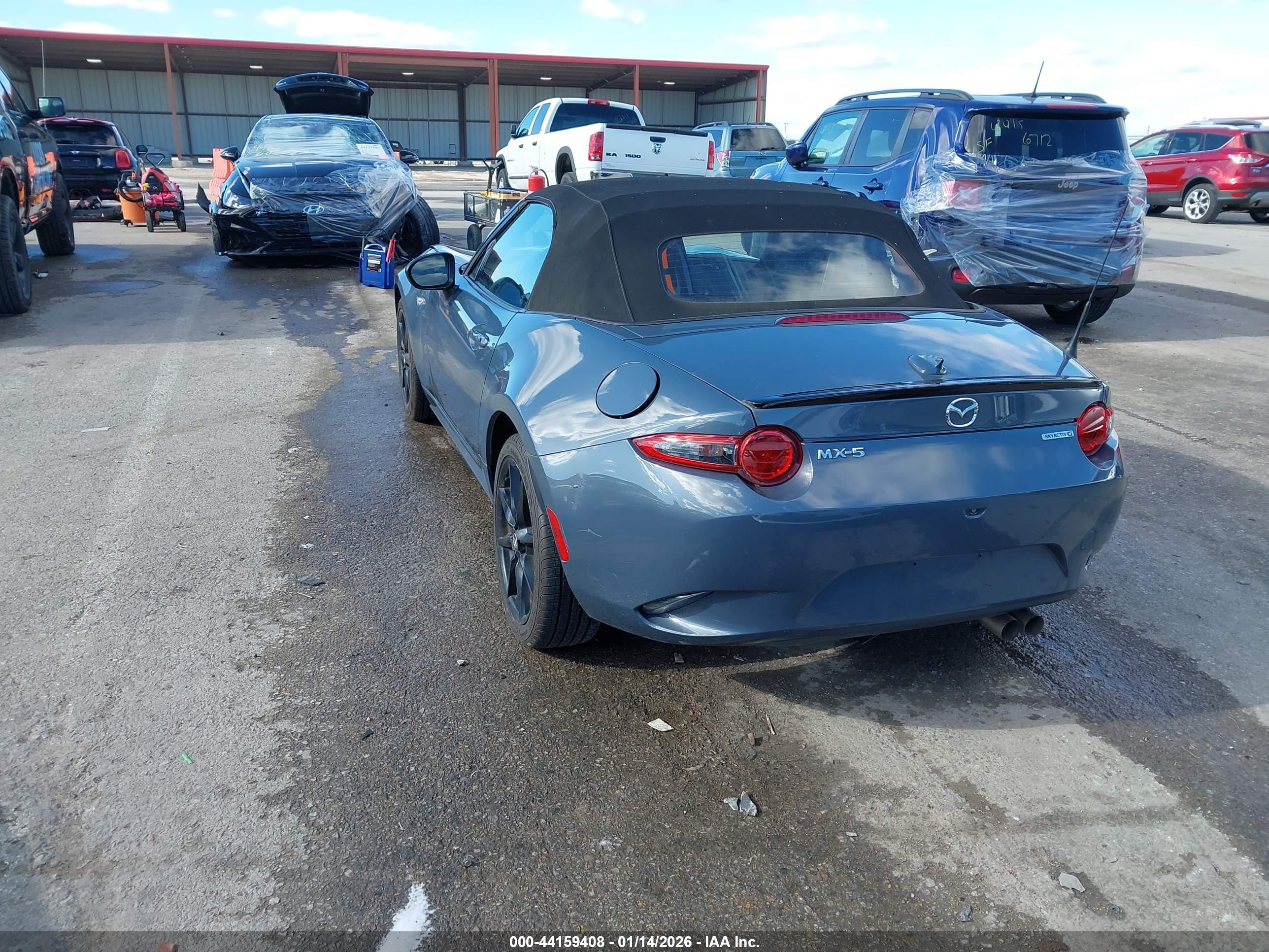 MAZDA MX-5 image 3
