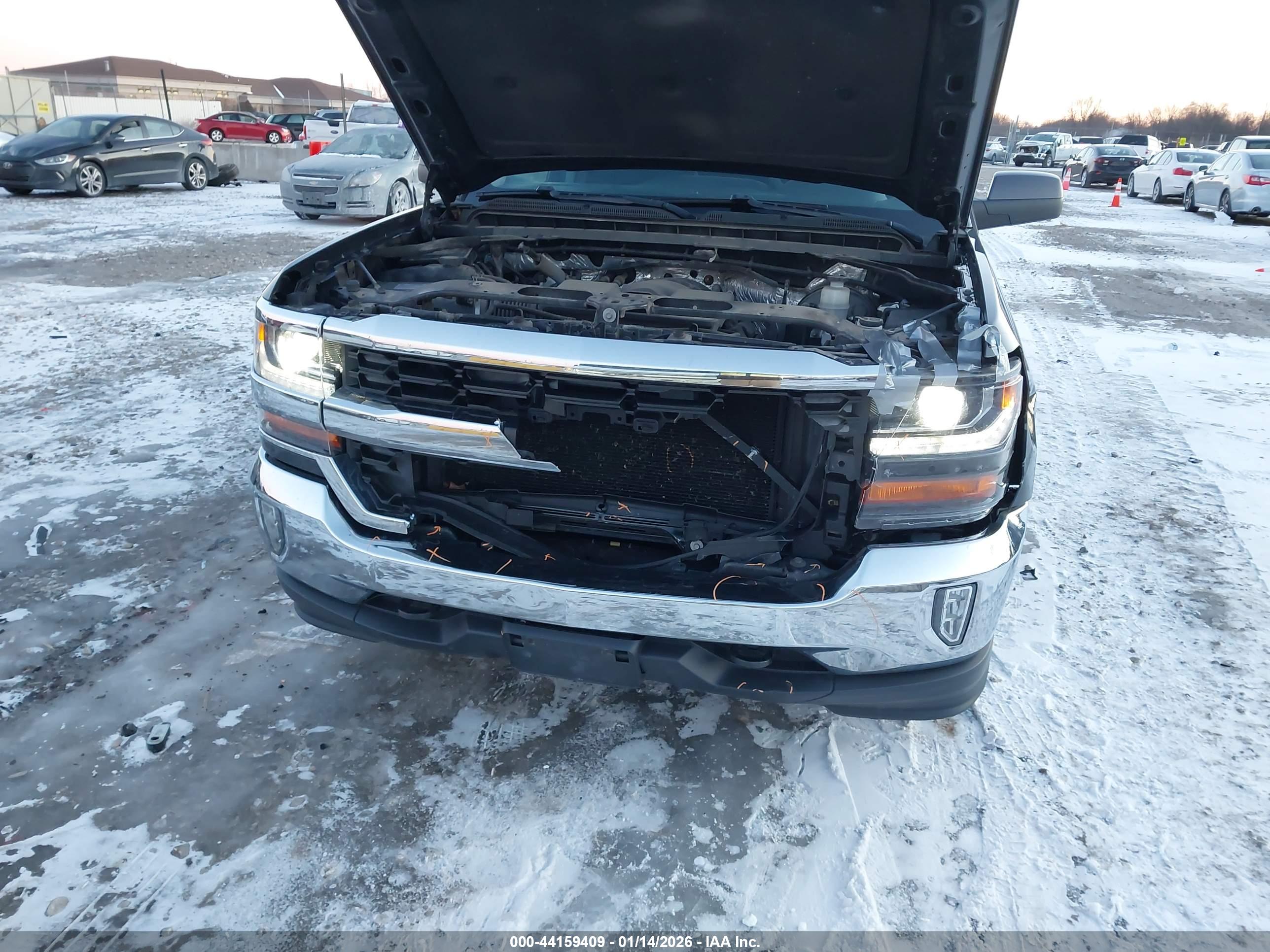 CHEVROLET SILVERADO image 6