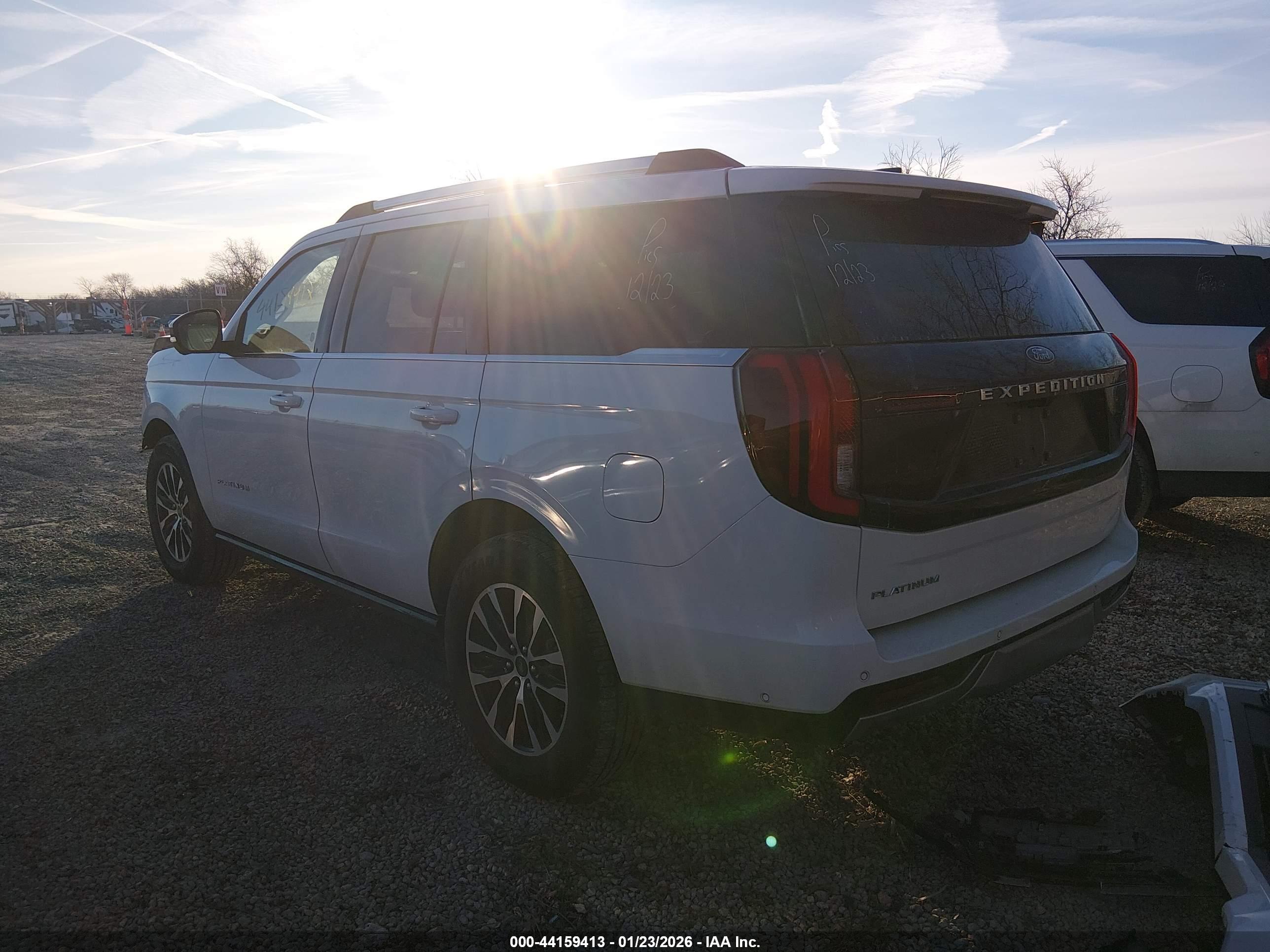 FORD EXPEDITION image 3
