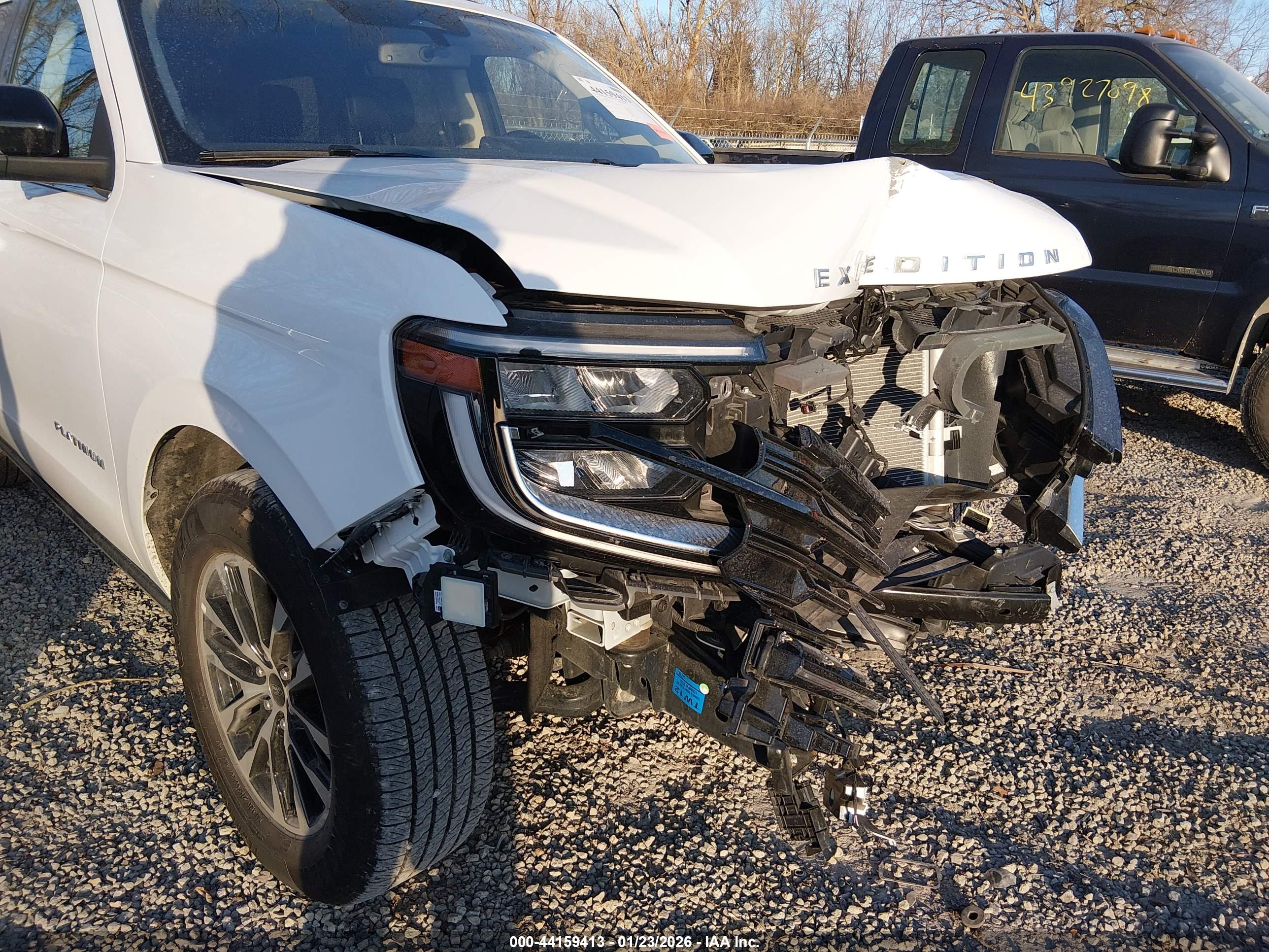 FORD EXPEDITION image 6