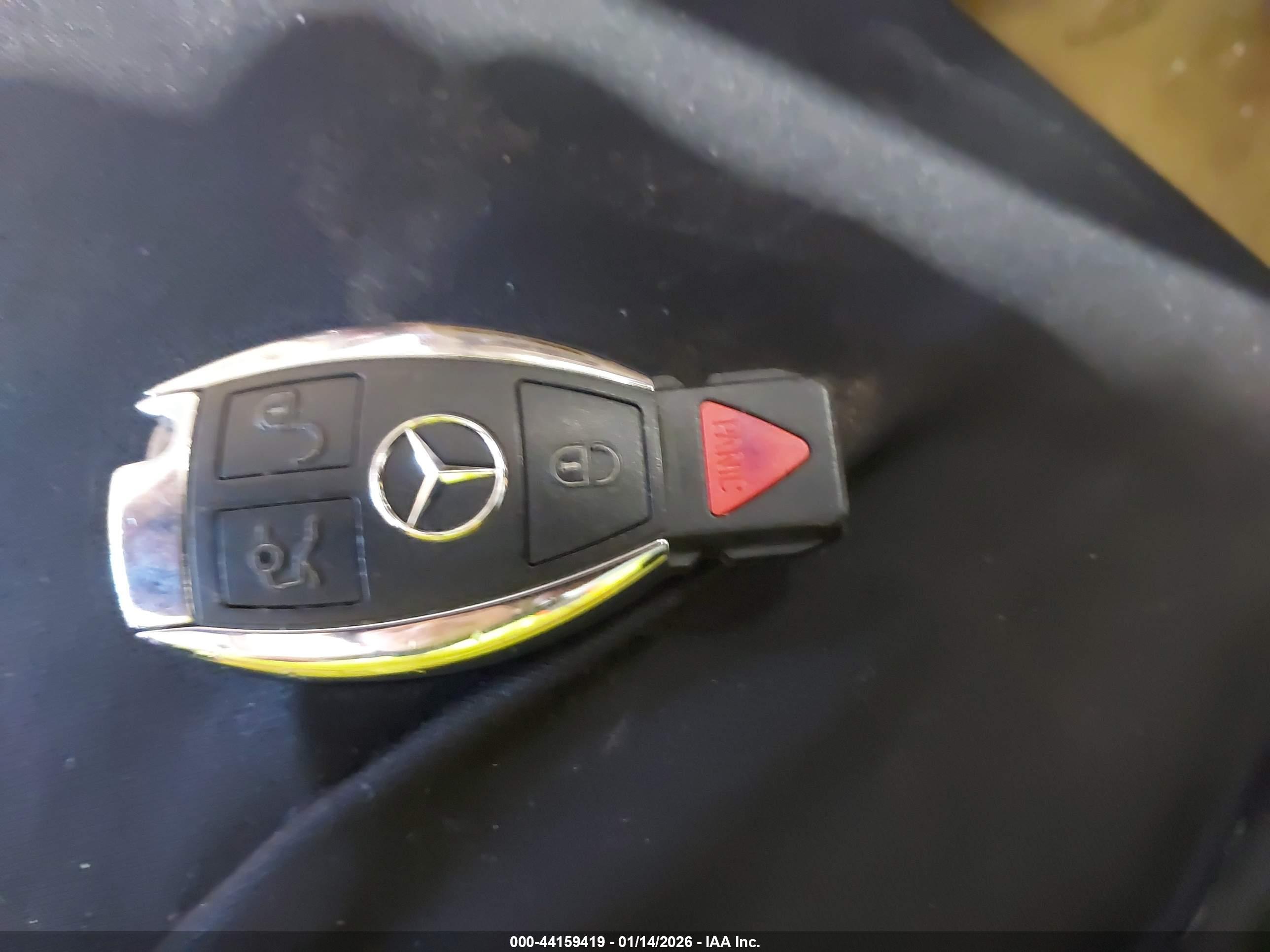 MERCEDES-BENZ E image 11