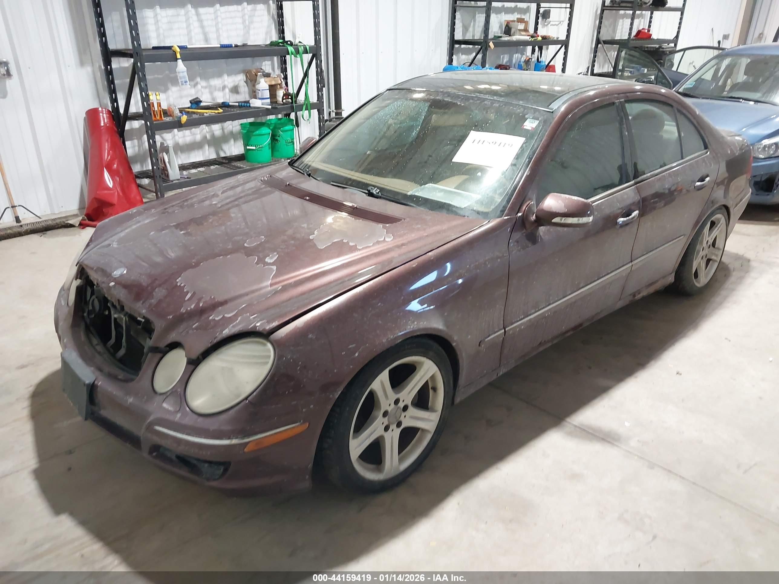 MERCEDES-BENZ E image 2
