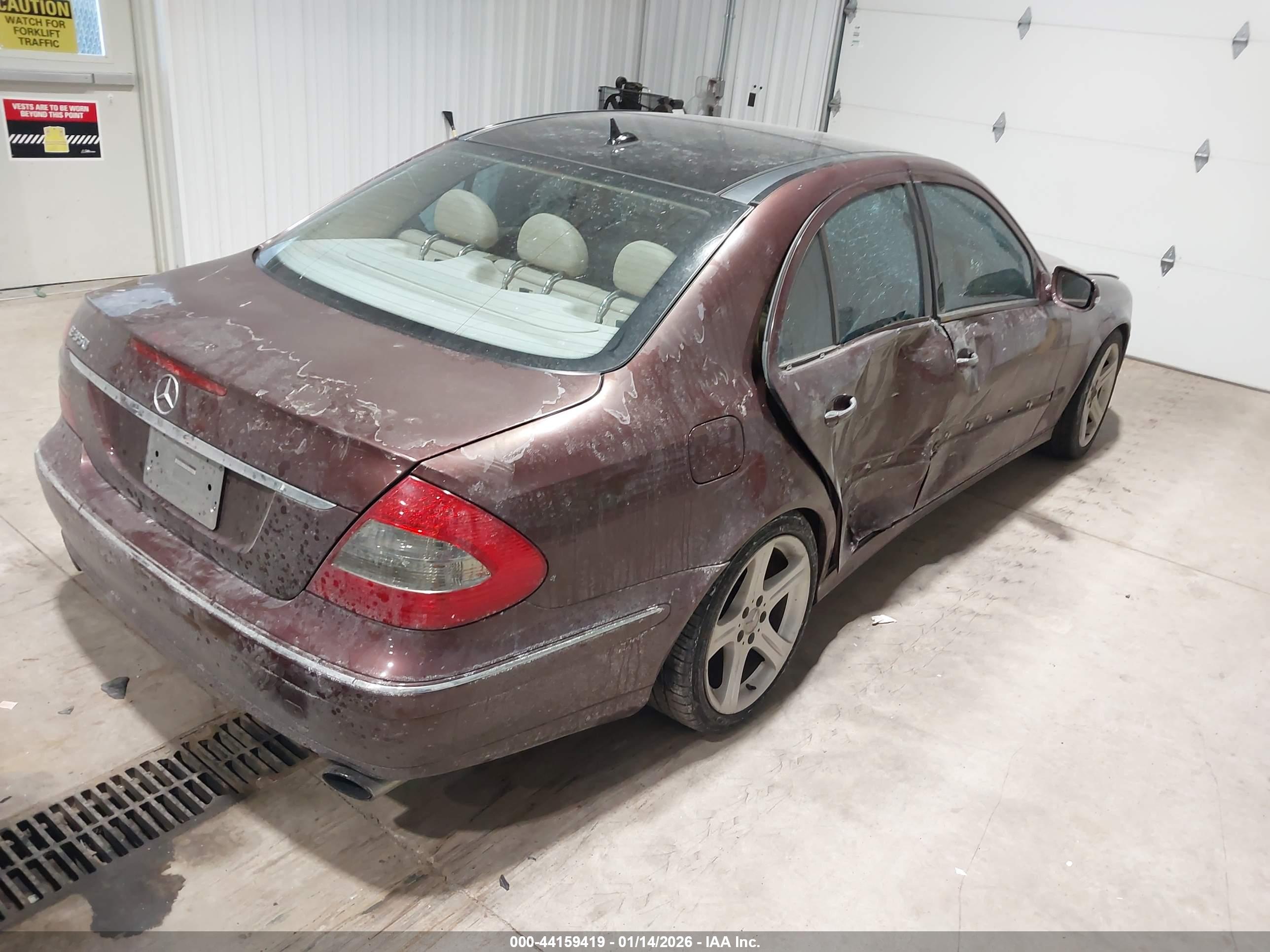 MERCEDES-BENZ E image 4