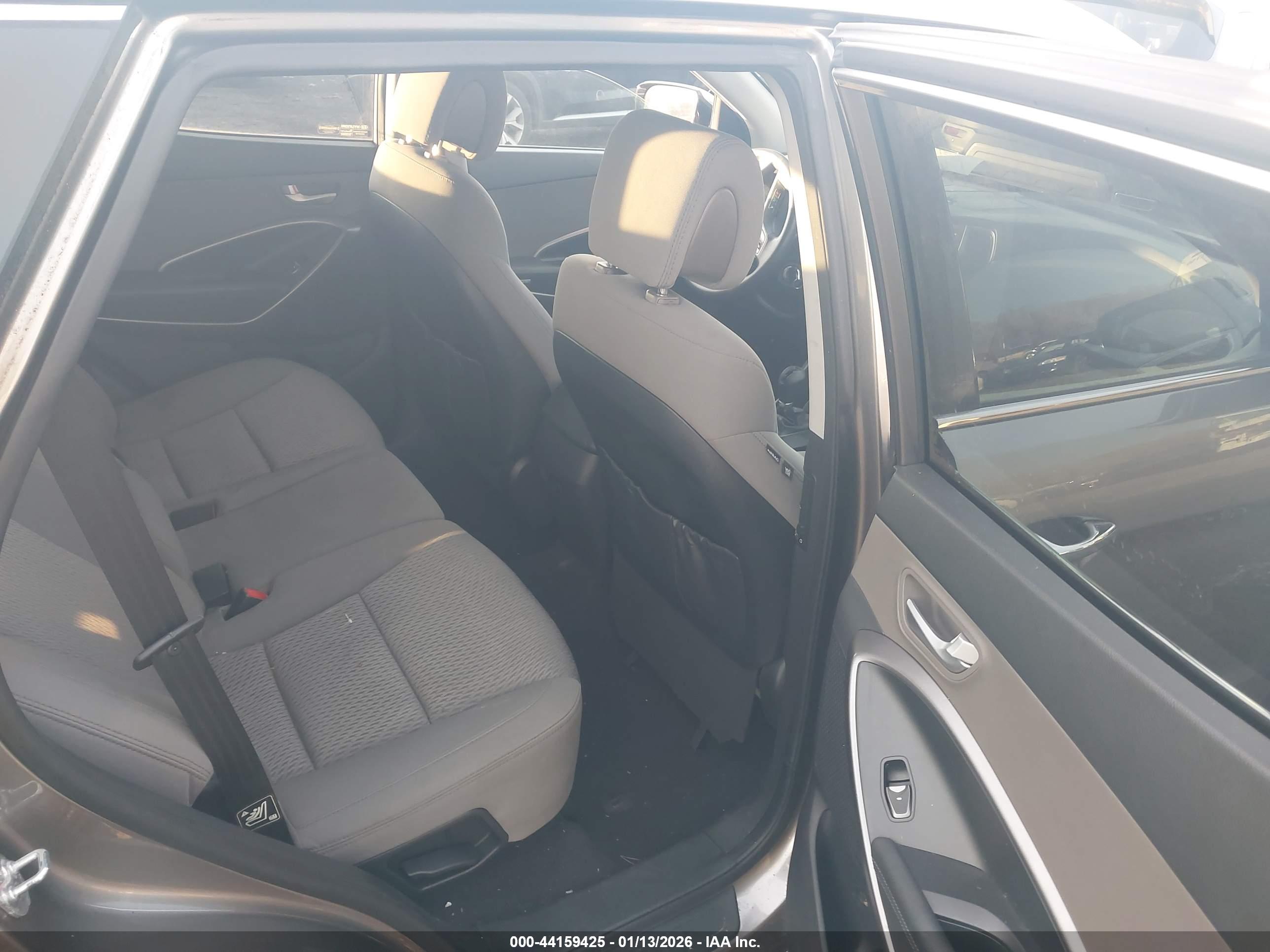 HYUNDAI SANTA image 8